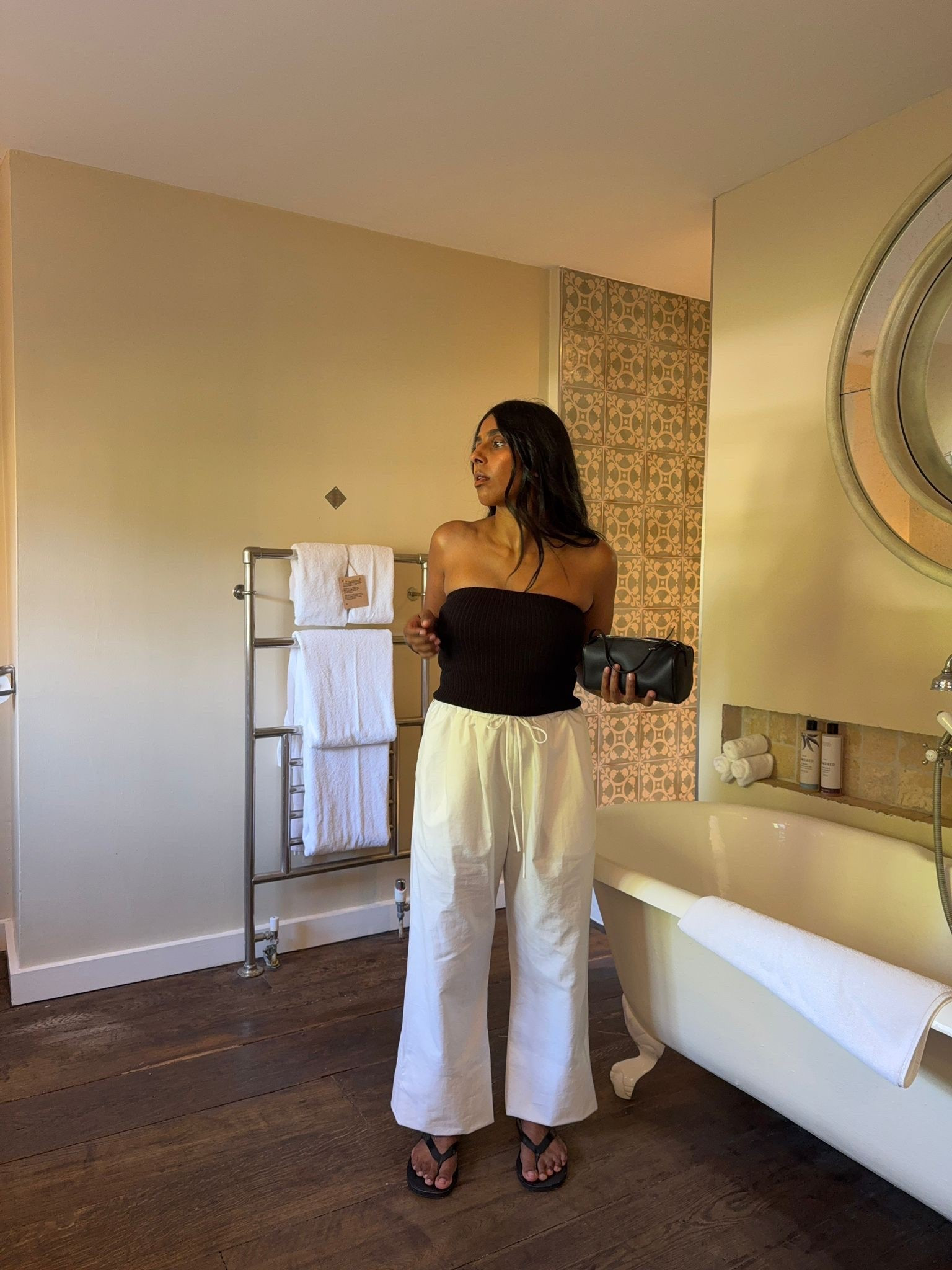 DISSH Linen Trousers 🤍

Summer Style, Summer Outft Inspiration, Linen Trousers, The Row Bag, Flip Flops, Wardrobe Staple, Capsule Wardrobe 

#LTKuk #LTKsummer #LTKeurope