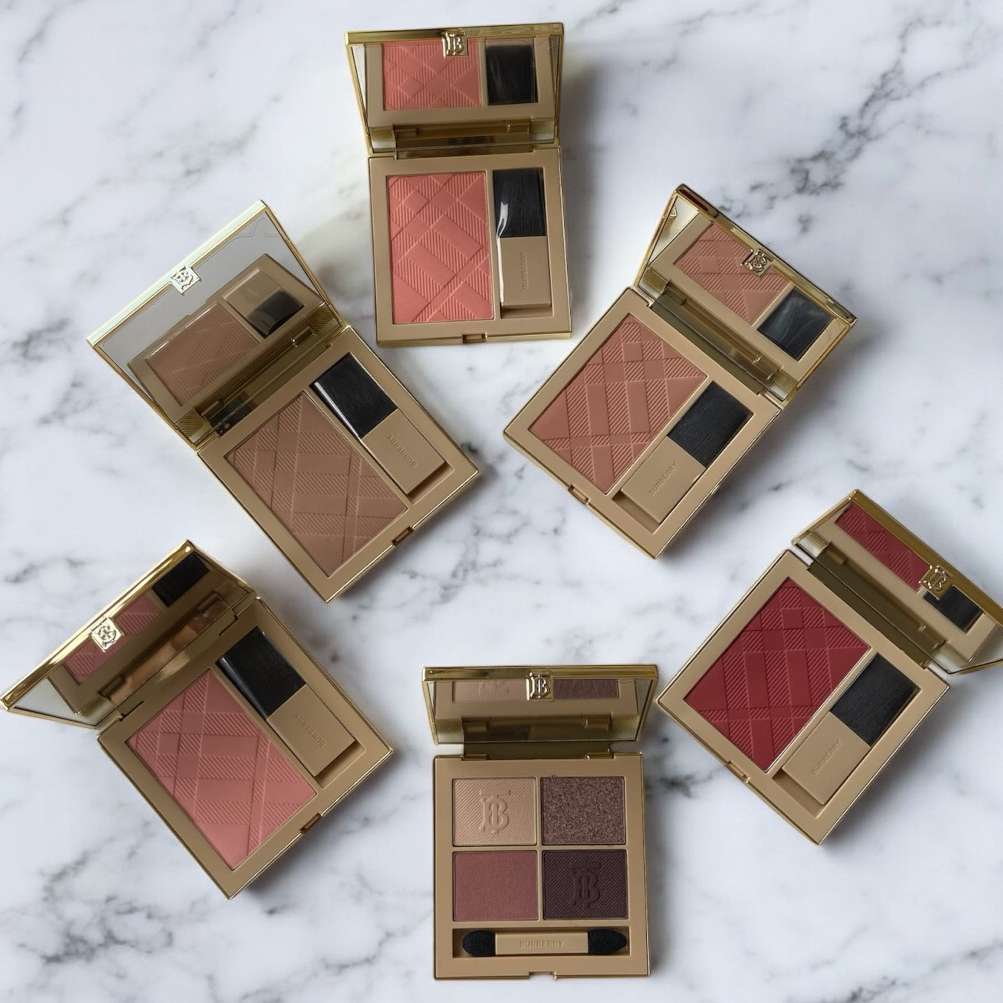 the New Burberry Outdoor Blushes and eyeshadow.
Outdoor Blushes:
11 Sand Beige
66 Earthy Rose
20 Pink Heather
22 Rose Meadow
93 Russet Leaves
Burberry Eyeshadow Quad 05 Duck
The eyeshadow Super Matte Formula, Texture is nice and smooth and easily blend, There was also a lot of kick up in the pan, Some of the shades super pigmented so you need to be careful, shade 11 sand beiges not for anyone I think only for fair skin. like 66 Earthy Rose it's nice and perfect for everyday. #burberrybeauty 

#LTKSeasonal #LTKBeauty