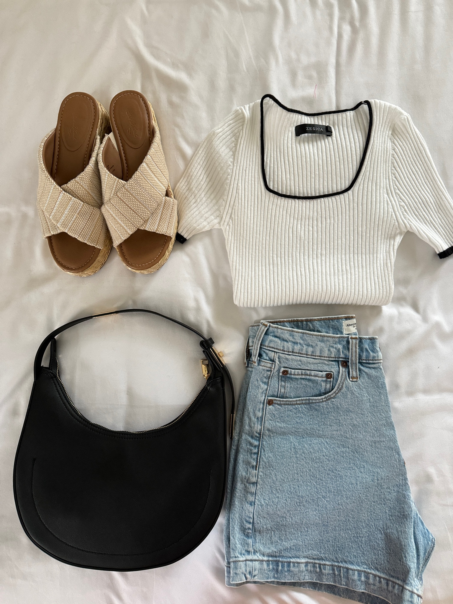 Capsule pieces, minimalist pieces 

Workwear, capsule wardrobe, business casual, date night, 