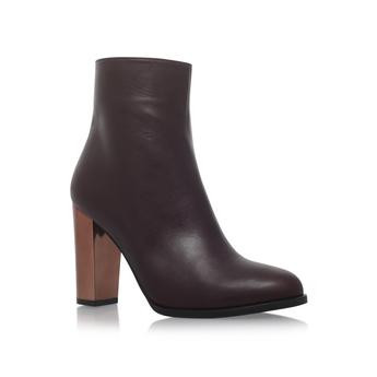 SALVADOR | Shoeaholics