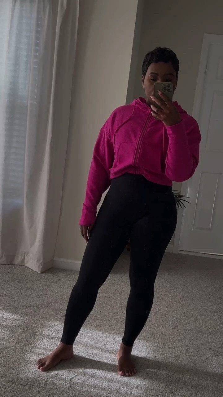 Cozy but in shape 😉

#LTKU #LTKfit #LTKCyberweek