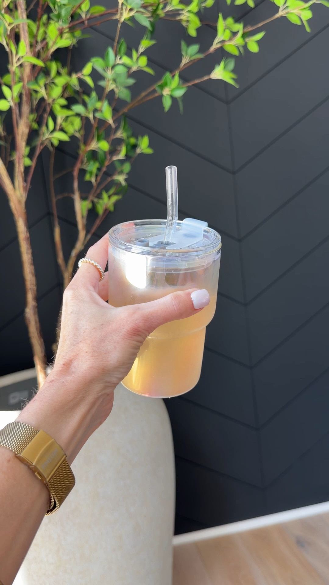 Loving these glass cups with lids on sale plus I’m linking the probiotics I’m drinking in the best crisp apple flavor