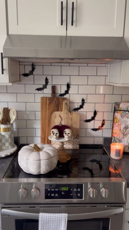 Spooky season is fun! Adding bats to any space will add a spooky touch to your home! 👻

#LTKHalloween #LTKSeasonal #LTKhome