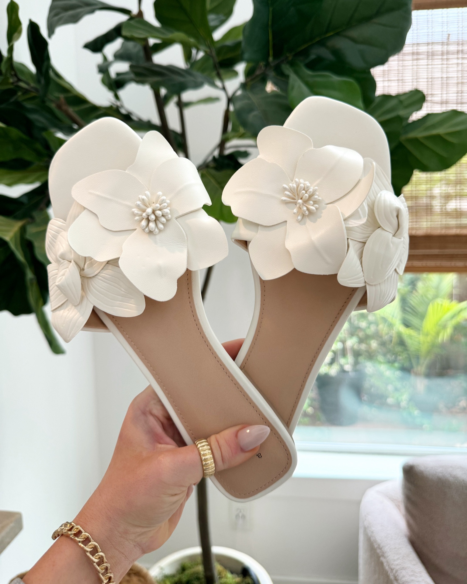 TARGET CIRCLE SALE 🎯 is happening now thru the 13th! 30% off swim, sandals, tees & dresses. 30% off outdoor living, kitchen & bath. And 20% off hair, nail & suncare! 

Target, Target Sale, Target Circle Sale, Spring Sale, Spring Outfit, Spring Shoes, Madison Payne

#LTKshoecrush #LTKxTarget #LTKsalealert