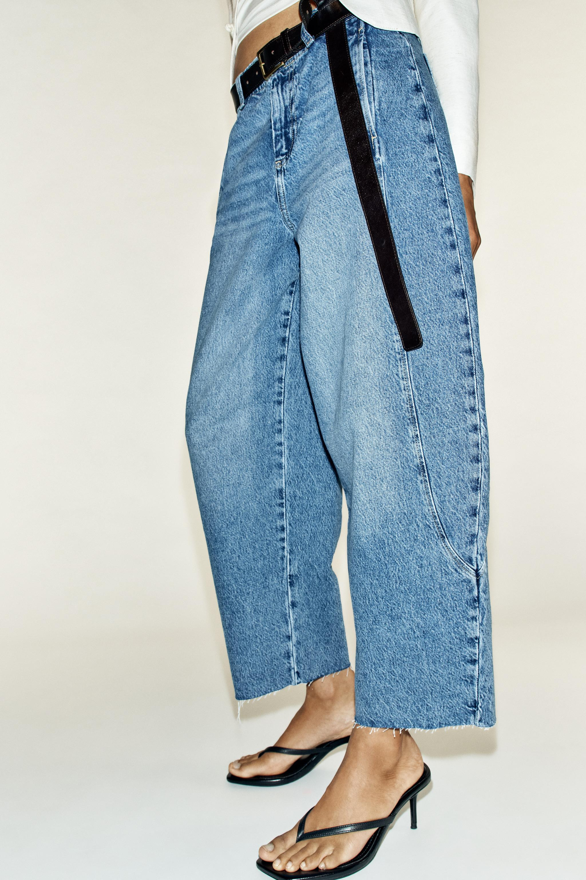 MID-WAIST - BARRELMid-waist jeans featuring front pockets and rear patch pockets. Loose-fit leg t... | Zara IT
