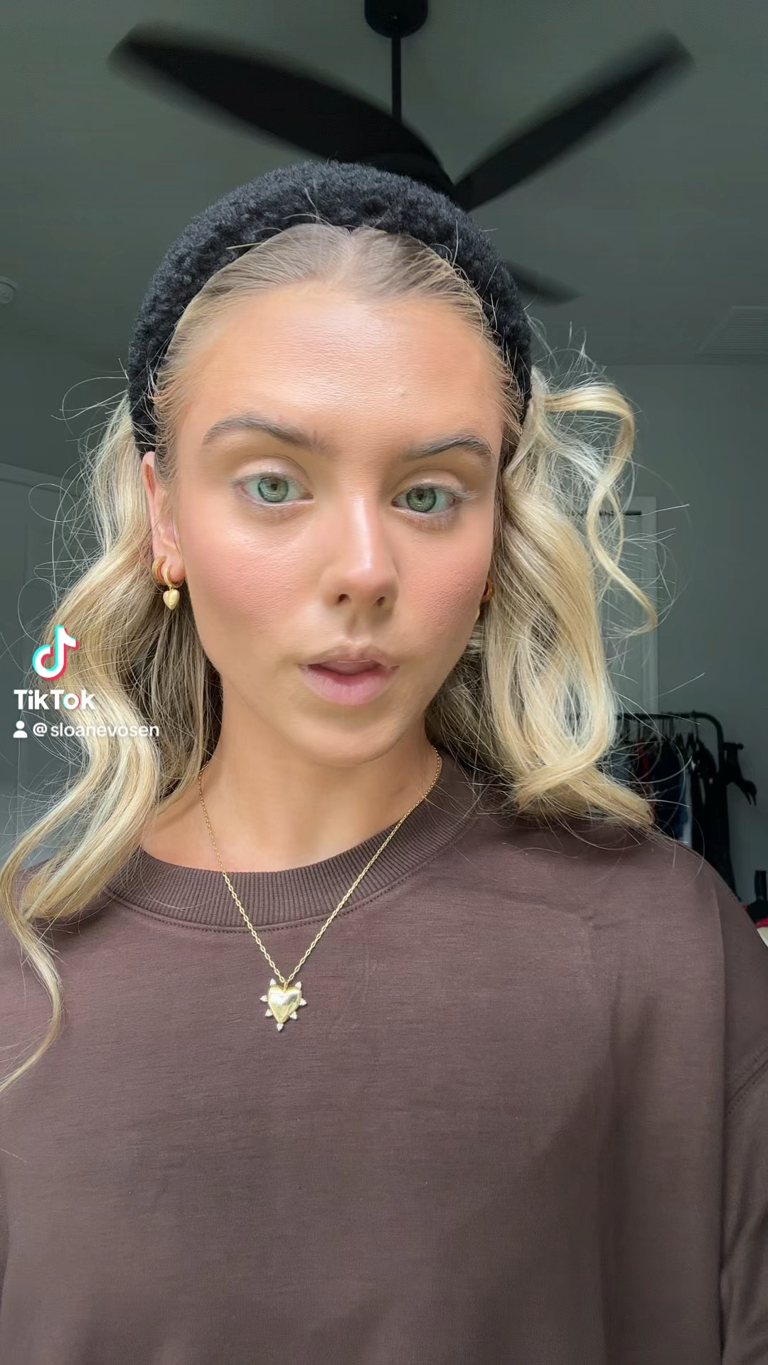 yall meet the newest edition to the @Tower 28 Beauty collection their get set blur and set talc-free (ACNE SAFE) pressed setting powder!! ☺️ I love that this powder is not only acne safe, but it’s also safe for sensitive skin and it’s supposed to blur and smooth the skin and make your makeup transfer proof and sweat resistant!! 

#tower28 #tower28beauty #tower28powder #tower28makeup #cleanmakeup #cleanbeauty #cleanbeautytok #cleanmakeuplook #cleanmakeupbrands #getsetblur #talcfreemakeup #talcfreepowder #acnesafemakeup #acnesafepowder #pressedsettingpowder #settingpowder #settingpowdermakeup #settingpowders tower 28, tower 28 makeup, makeup, clean beauty, clean makeup, talc free makeup, acne safe makeup, pressed setting powder, setting powder, blurring setting powder. 

#LTKBeauty #LTKVideo #LTKFindsUnder50