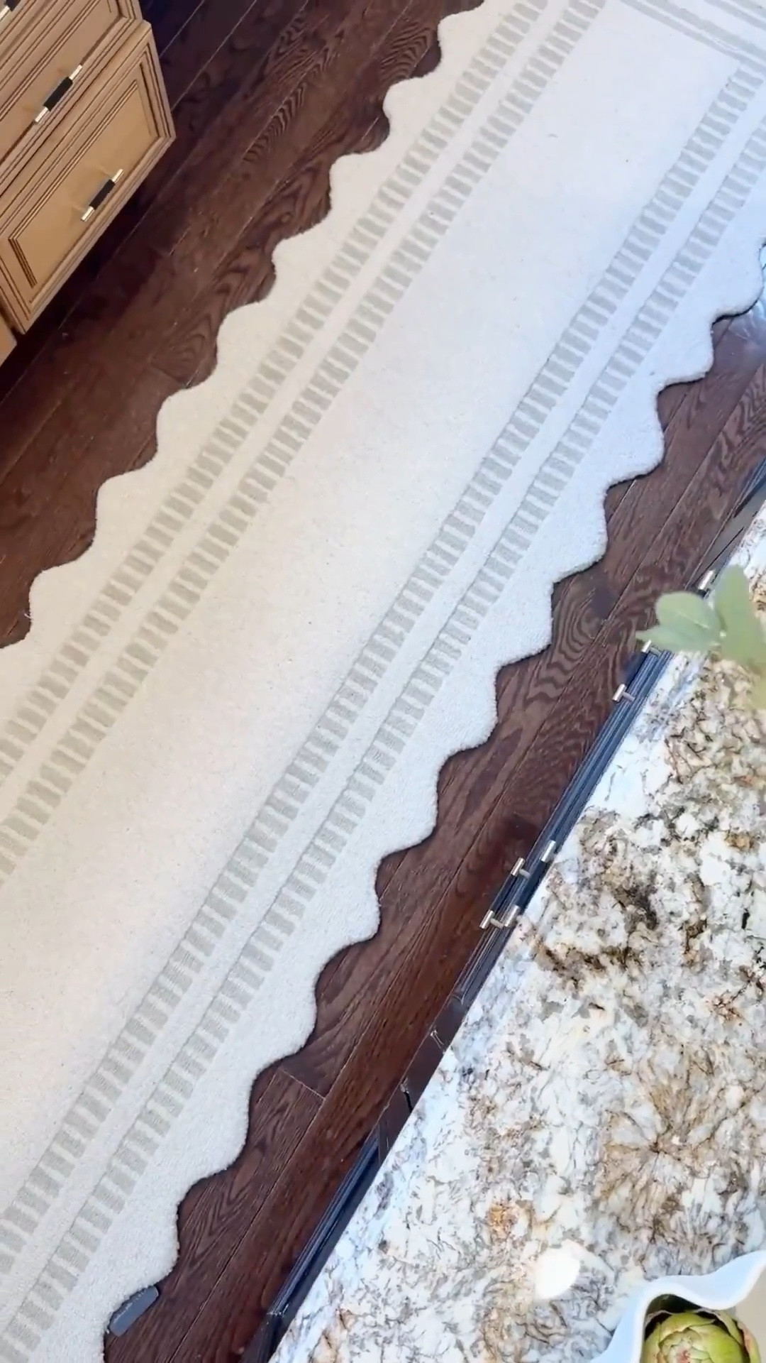 This scalloped rug will definitely be the conversation starter in any room! @wayfair 



#liketkit #LTKSaleAlert #LTKHome #LTKHoliday
@shop.ltk
https://liketk.it/5C5QX