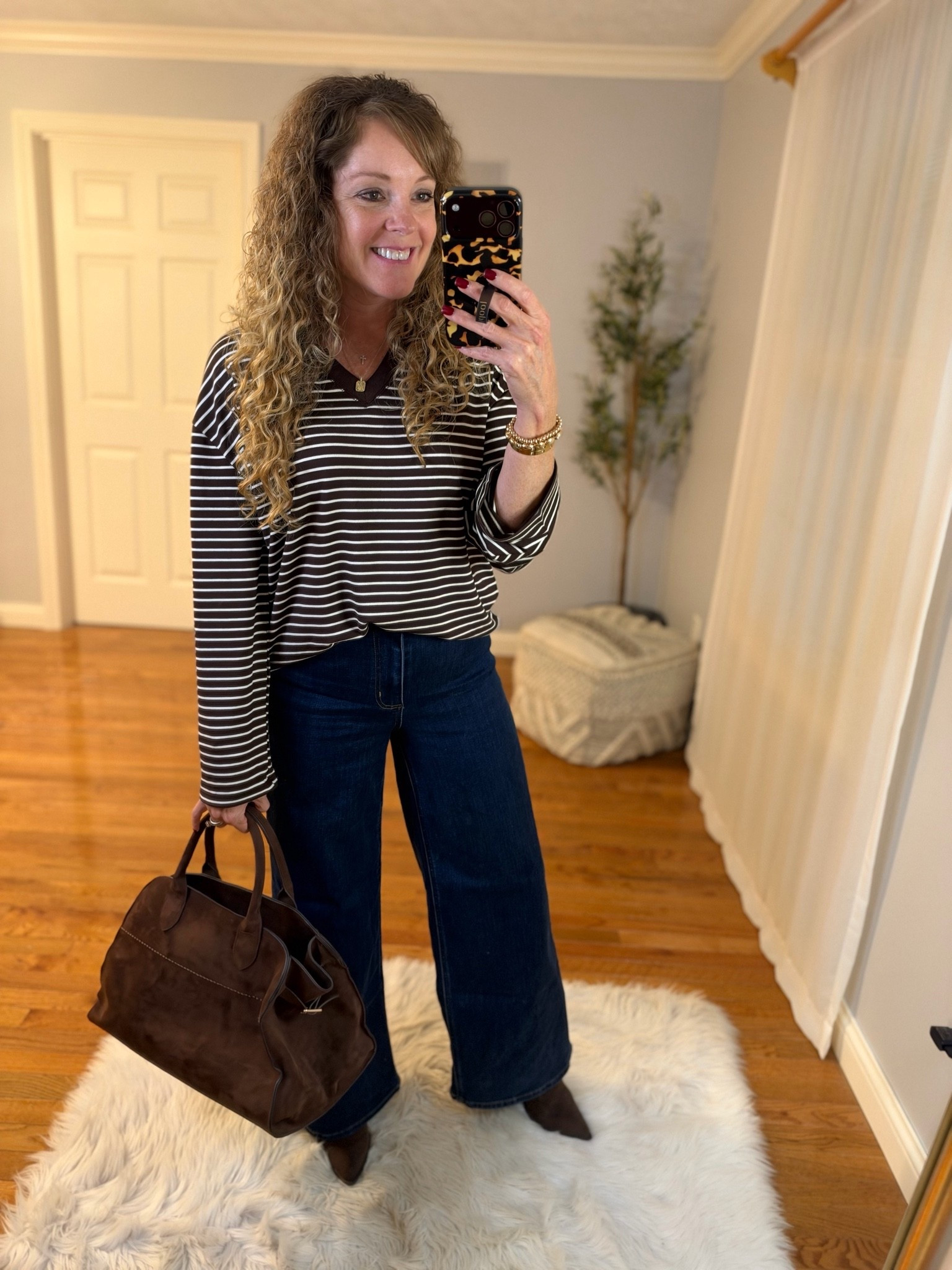 Walmart $13 top! Sale ends today! 

Top- size small
Jeans- size 6, short

Workwear / affordable fashion / over 40 style / date night outfit
