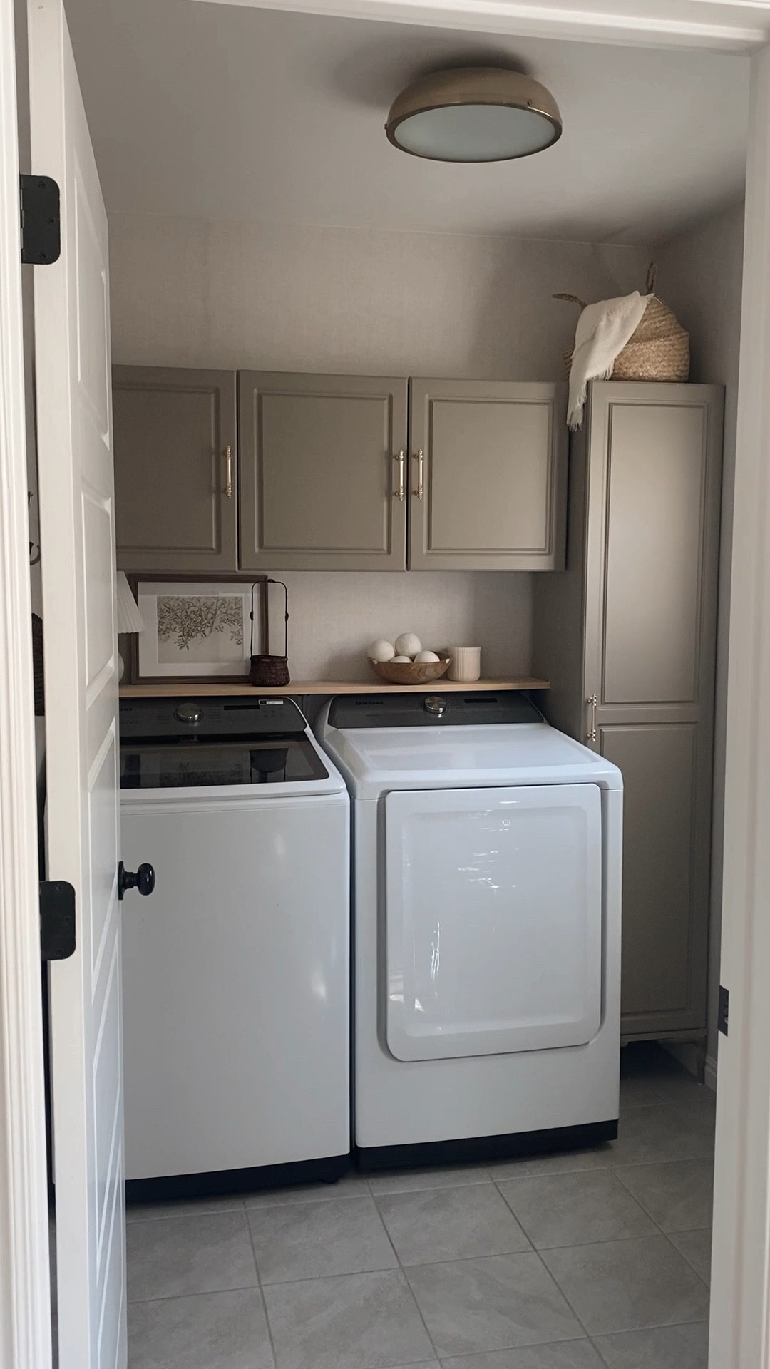 Laundry Room Views! 🤍🧺✨





#home #decor #laundryroom #neutral #fall #style #interior #amazon 

#LTKStyleTip #LTKHome #LTKFamily