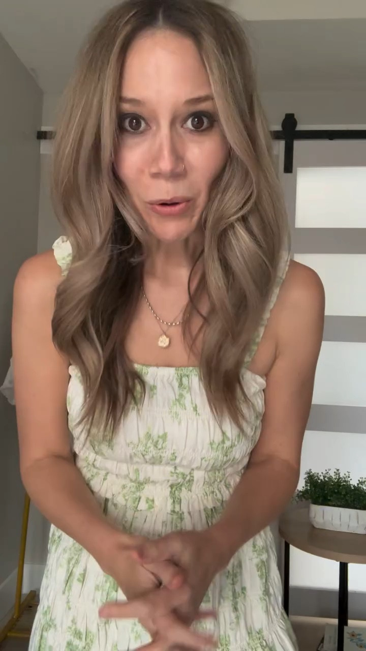 Runnn to get these free people, I mean TARGET dresses! Currently 30% off 😍💃🏻 #springdresses #targetstyle #easterdress