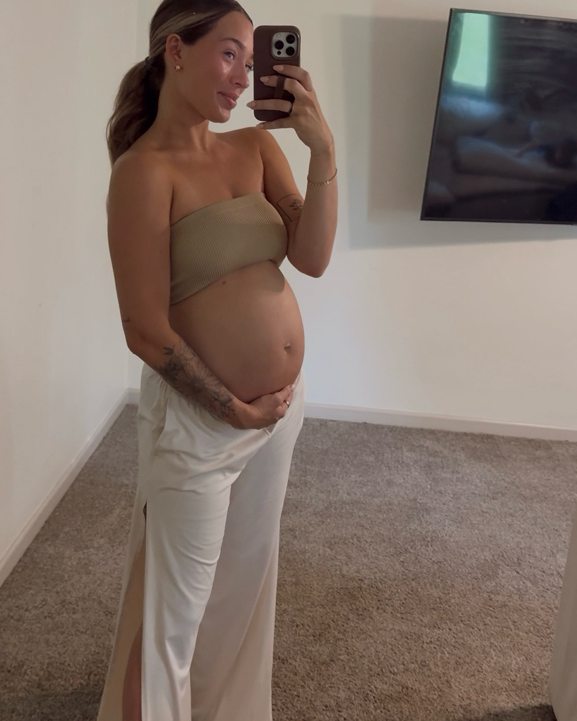 The comfiest side slit pant that is so easy to dress both up and down! Aerie is always the answer when searching for cute and comfy 🙈

#LTKBump #LTKBaby #LTKSeasonal