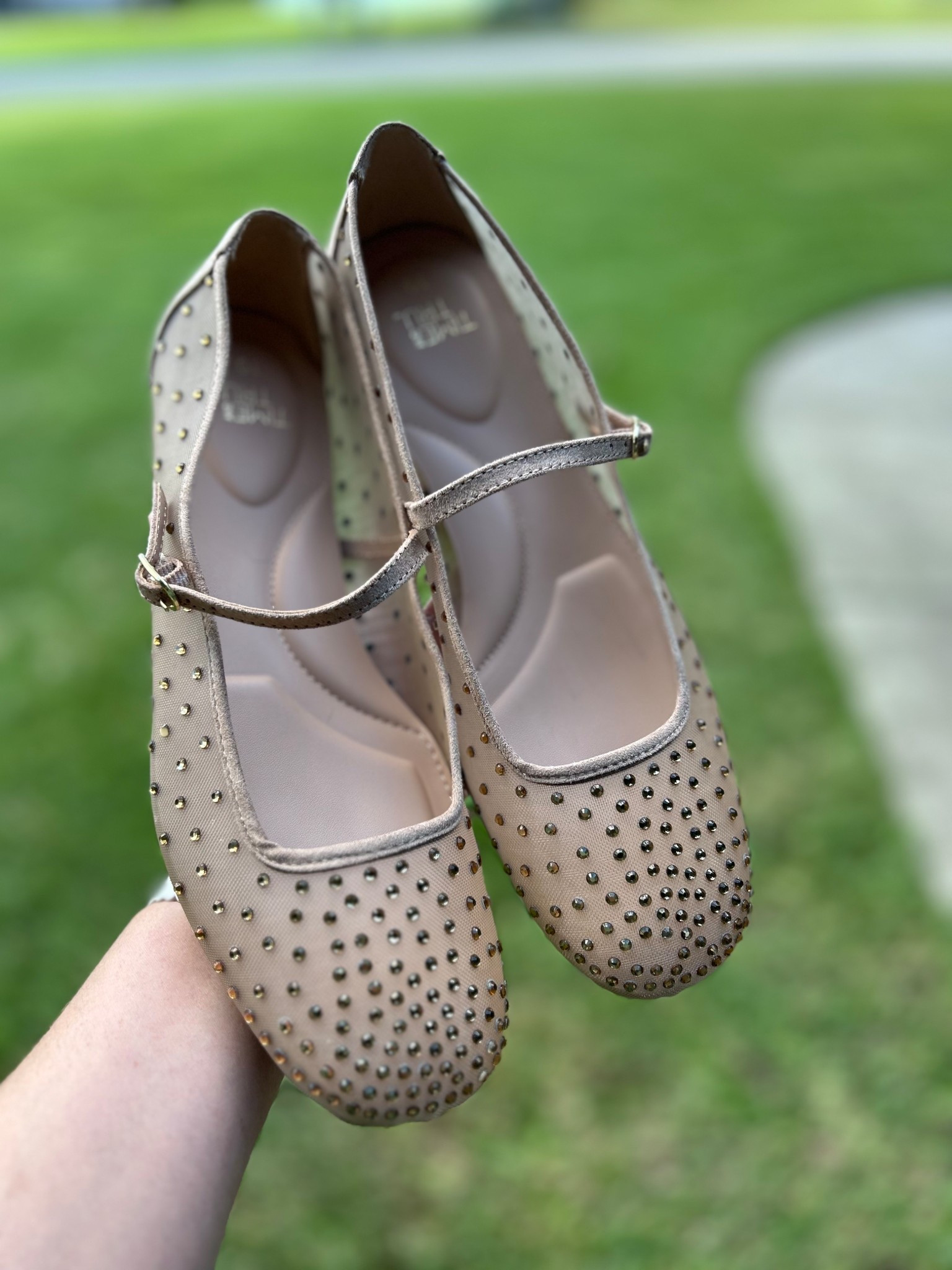 A moment for these shoes friends…they SO. CUTE & COMFY! The most perfect fall or *even winter for us Floridians* flat! Sharing these and more 😍 #walmartpartner #walmartfind #walmartfashion #womensshoes #fallstyle #fallshoe #womensflats

#LTKShoeCrush #LTKSeasonal #LTKStyleTip