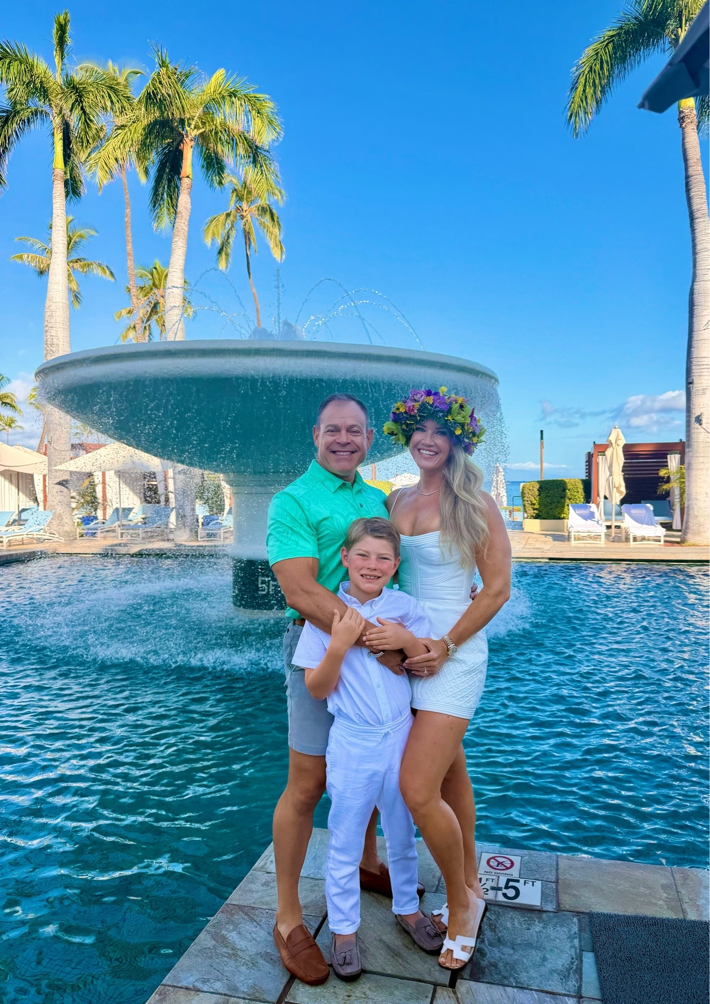 Hawaii family pics 🌺

#LTKMens #LTKKids #LTKOver40