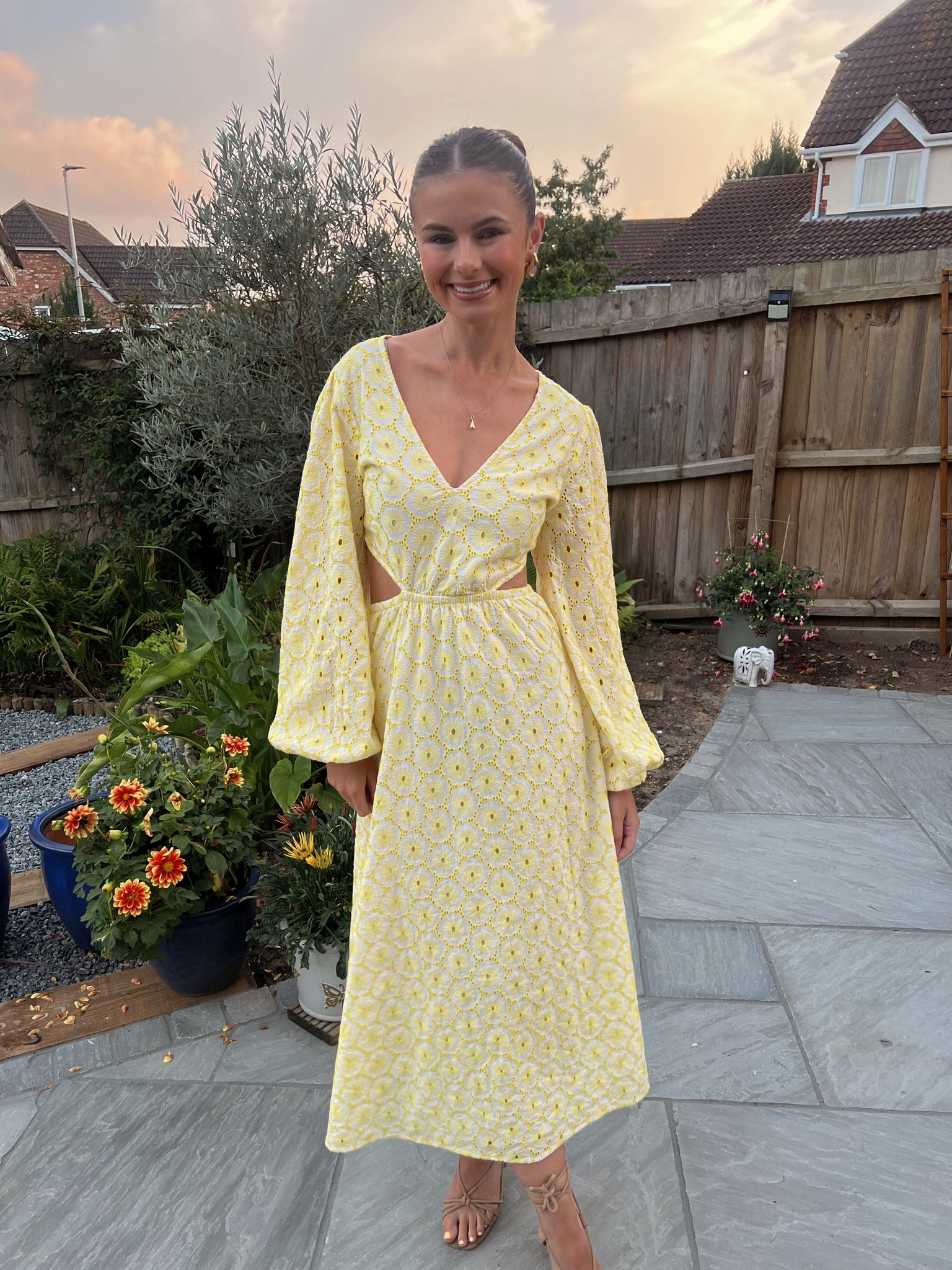 The most gorgeous late summer dress ever 💛

Summer dress
Occassion Wear
Wedding dress
Yellow dress
Pretty lavish 
Cut out dress 




#LTKeurope #LTKfindsunder50 #LTKwedding
