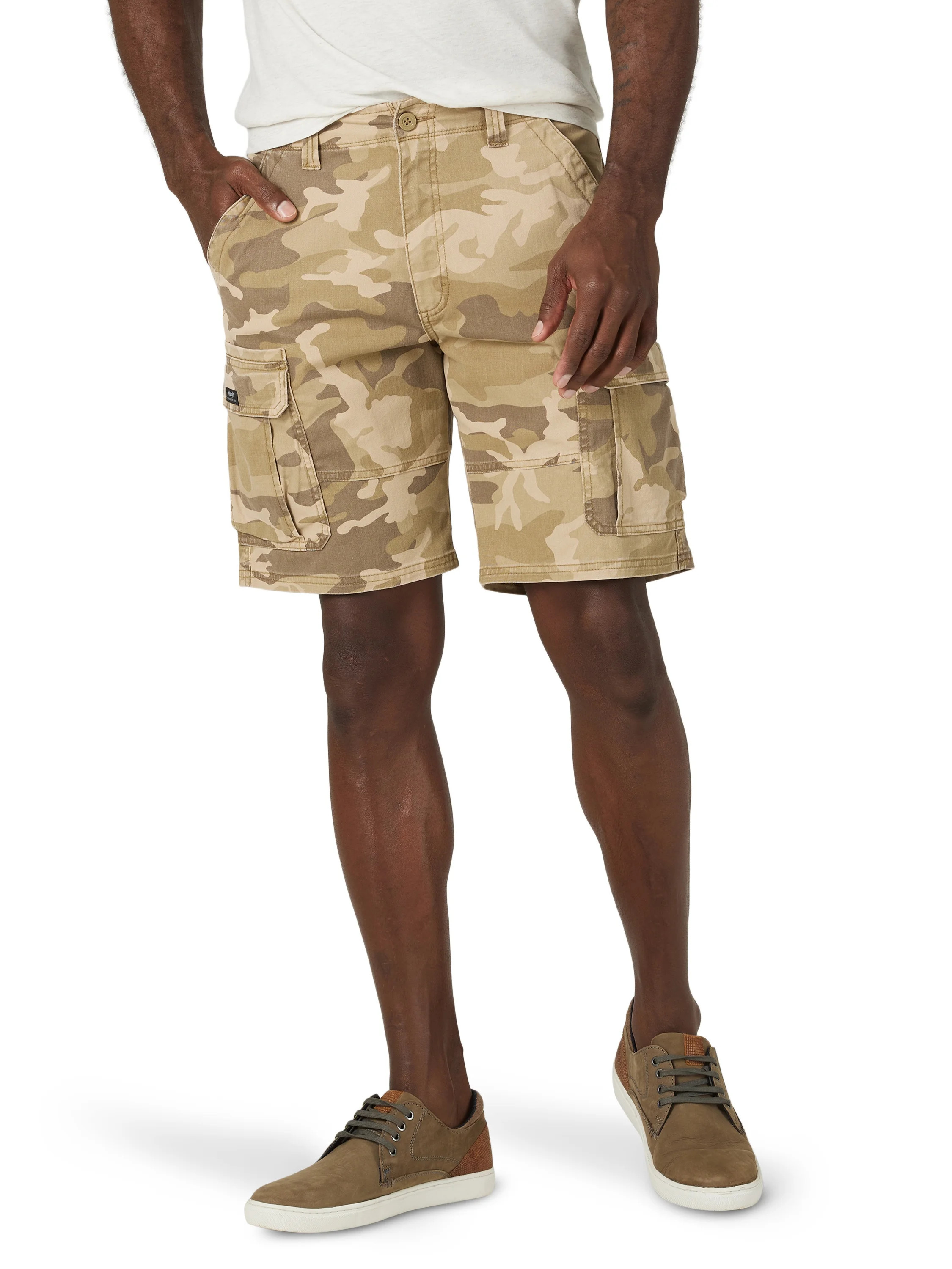 Wrangler Men's and Big Men's 10" Relaxed Fit Cargo Shorts with Stretch | Walmart (US)