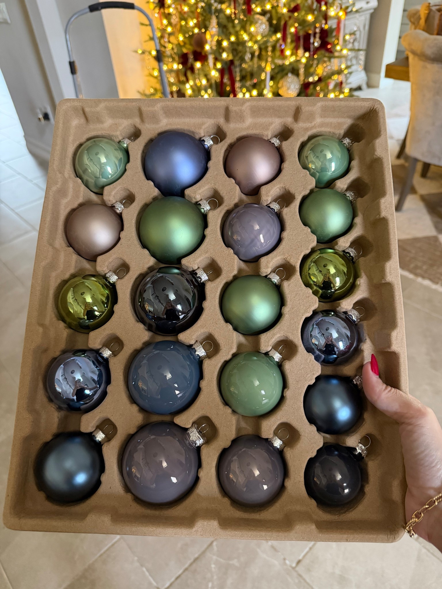 The colors in this ornament is so pretty! Using these for my son’s bedroom Christmas tree. Comes in a set of 42.

#LTKFindsUnder50 #LTKSeasonal #LTKHoliday