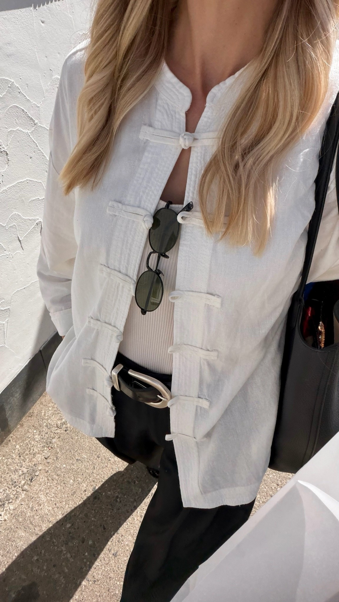 Coastal uk holiday outfit in ABERSOCH 🏴󠁧󠁢󠁷󠁬󠁳󠁿 

Zara linen frog shirt 
Sezane belt