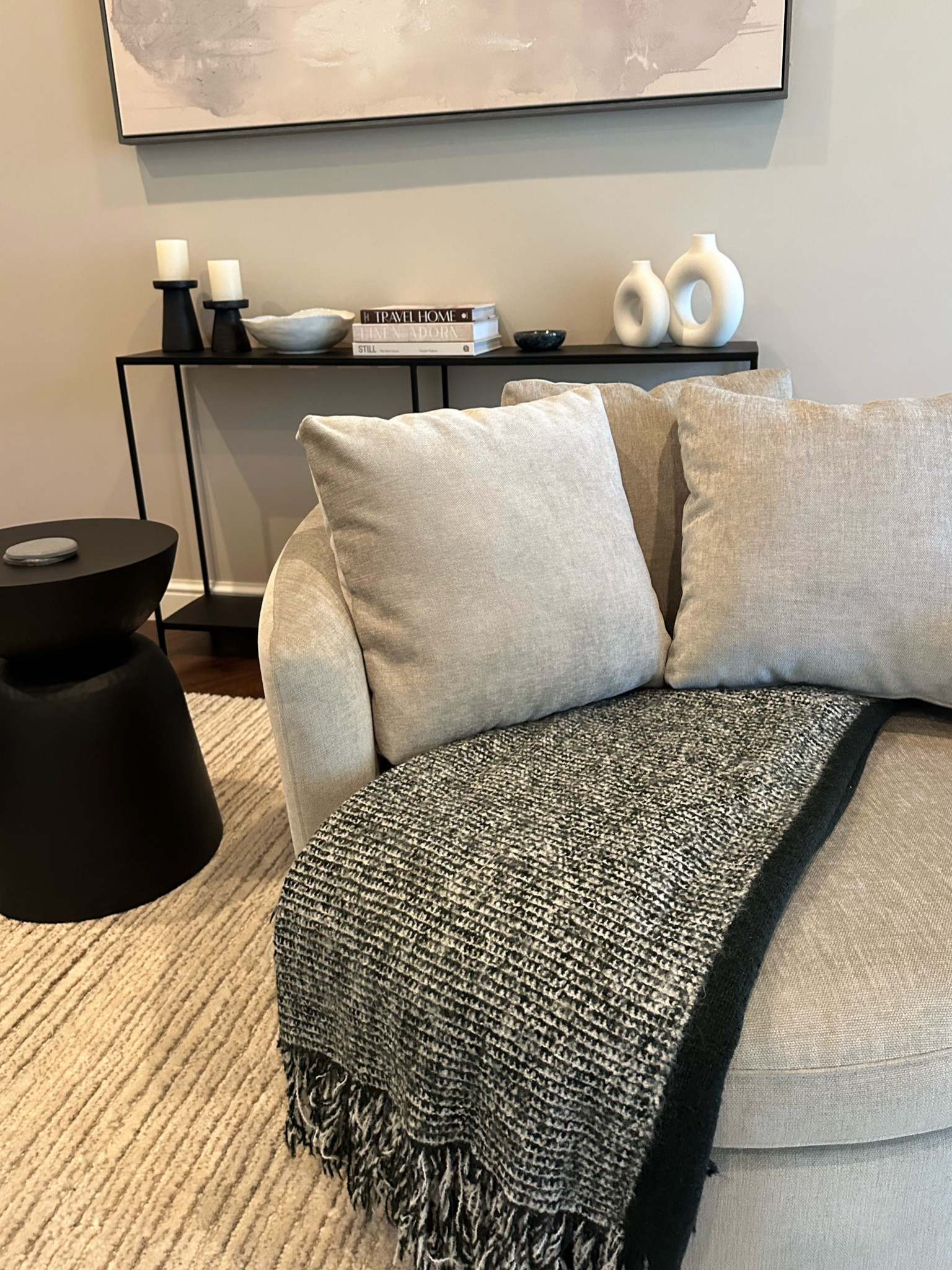 Moving in the next couple of weeks and looking for throw blankets that tie in the whole room. My finds ❤️

#LTKstyletip #LTKhome