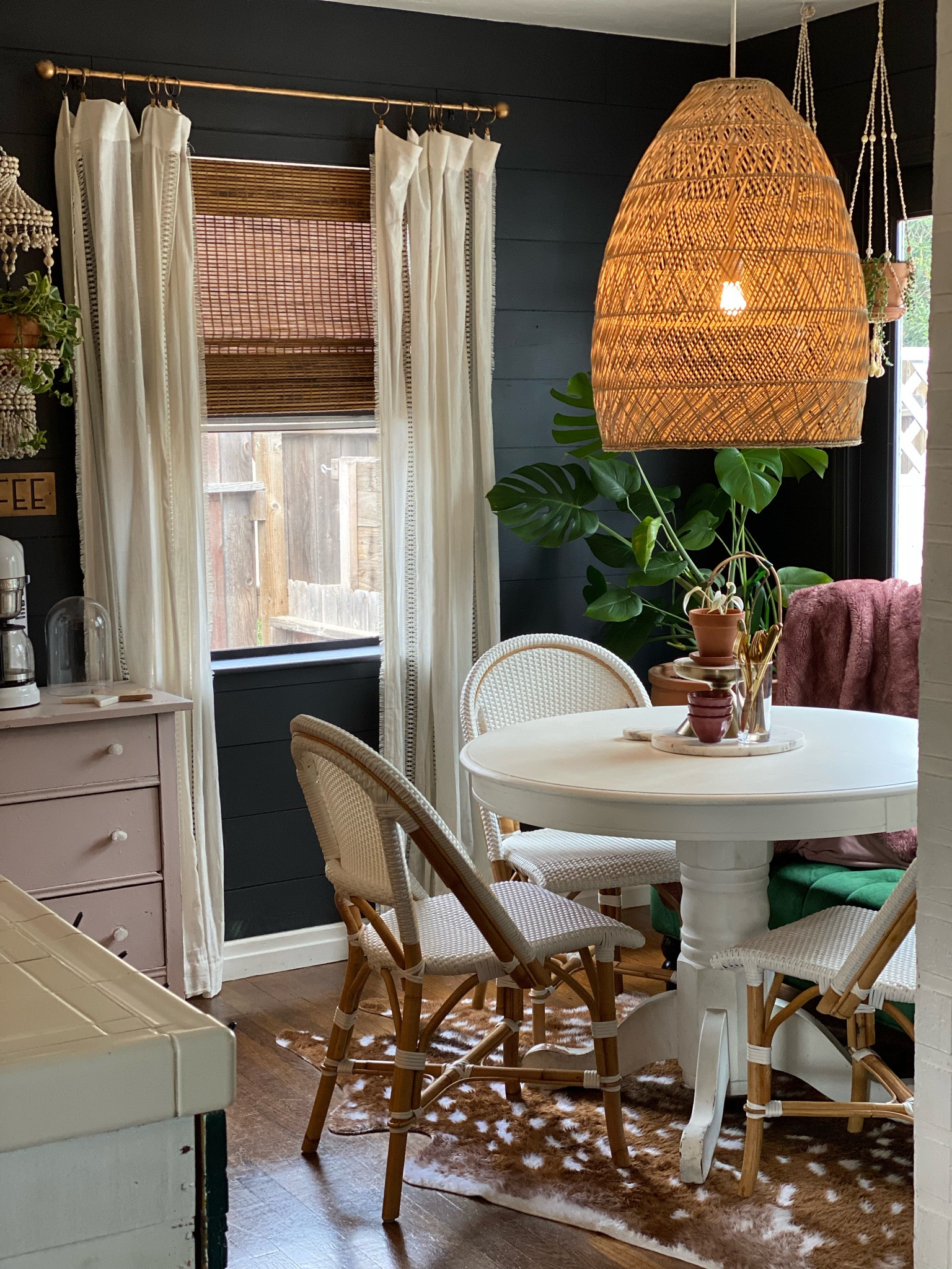 Cozy breakfast nook 

#LTKhome