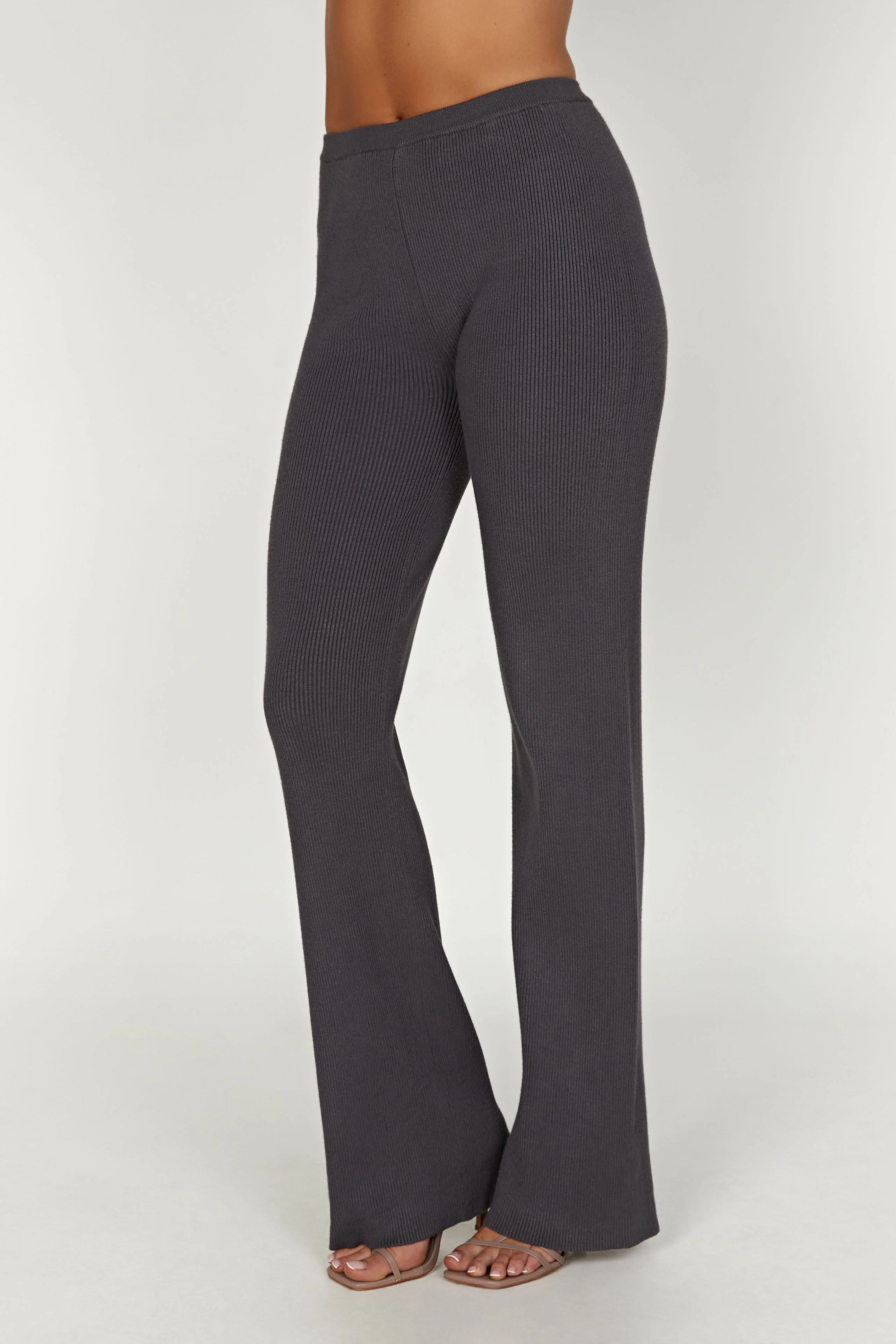 Linnie Straight Leg Knit Pant - Charcoal | MESHKI US