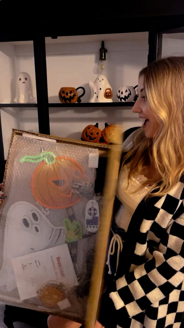 I’m loving this unique Halloween sign!!! It’s giving vintage vibes!!! 👻🎃✨🍭
Use code: EMILY20 for 3 free tags with purchase!!! 🎃🎃🎃
.
.
.
.
#halloween365 #halloweenlights #halloweenaesthetic #halloweenfinds #codeorange2024 #timburtonstyle #thisishalloween

#LTKHalloween #LTKVideo #LTKSeasonal