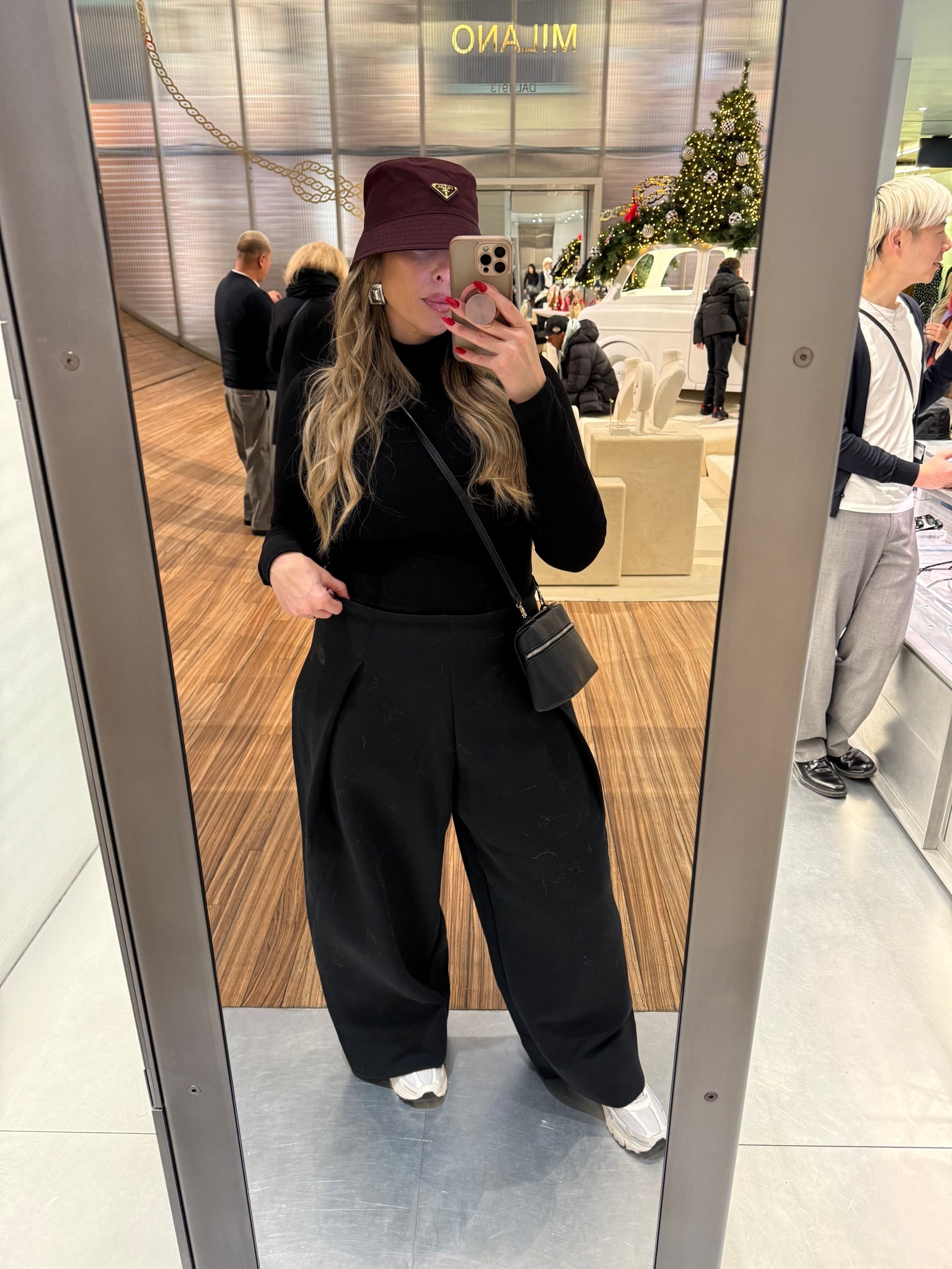 L top size down (fleece lined)

nike pant XL they are big in waist but prefer the length and hip room. The L fit me but too short. Zipper on side and stretch. There is a matching top, I linked as well. 
sizes up a half in the shoes
med size hat

#LTKootd