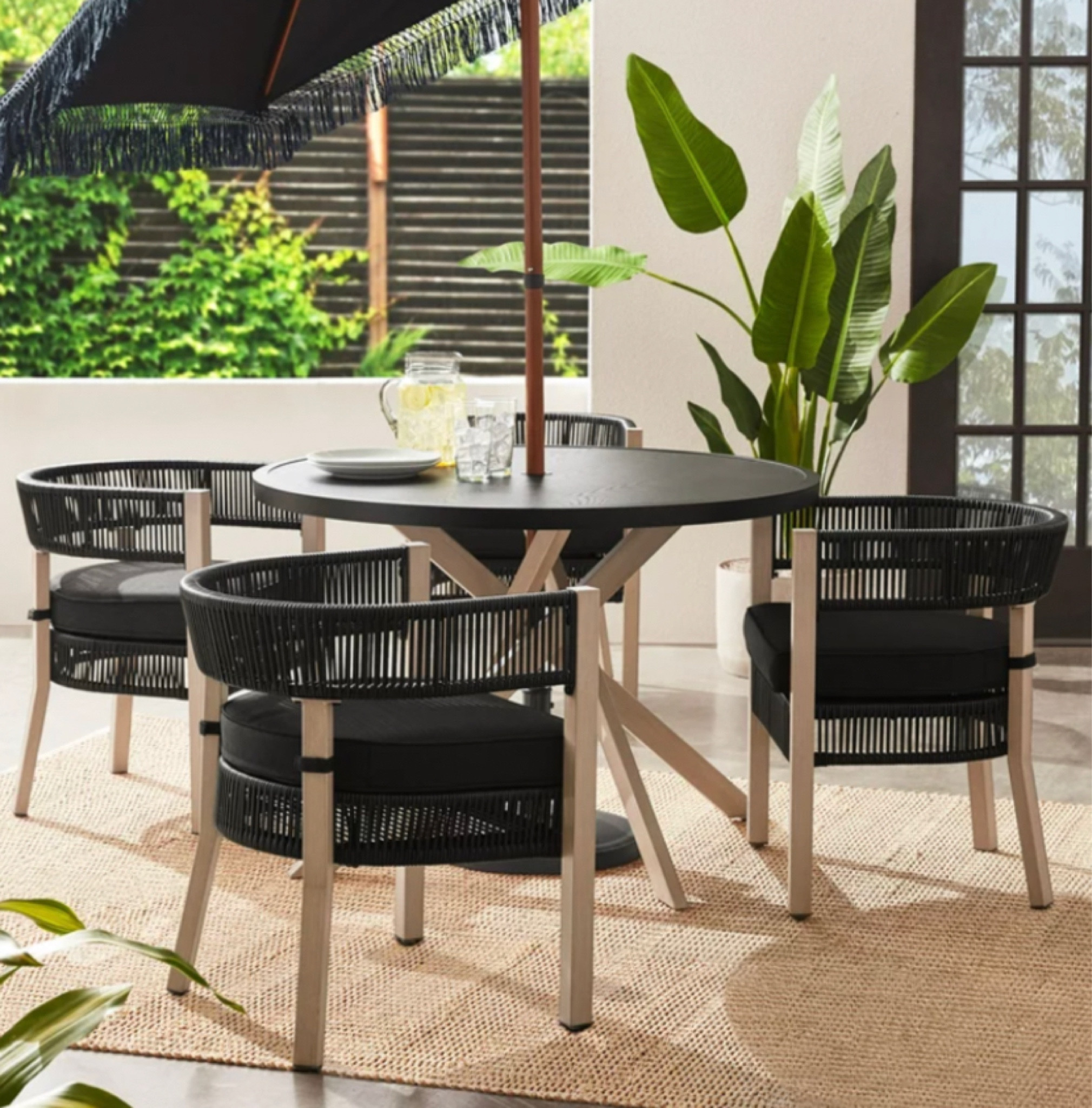 How CUTE is this!? And more finds all under $1,000! 

#LTKSeasonal #LTKFind #LTKhome