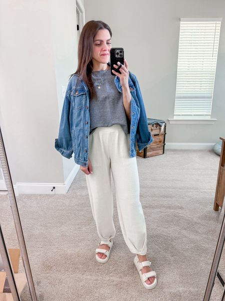 Sunday #ootd | basic crop tee, lounge pant, platform sandals, denim jacket 

#LTKstyletip