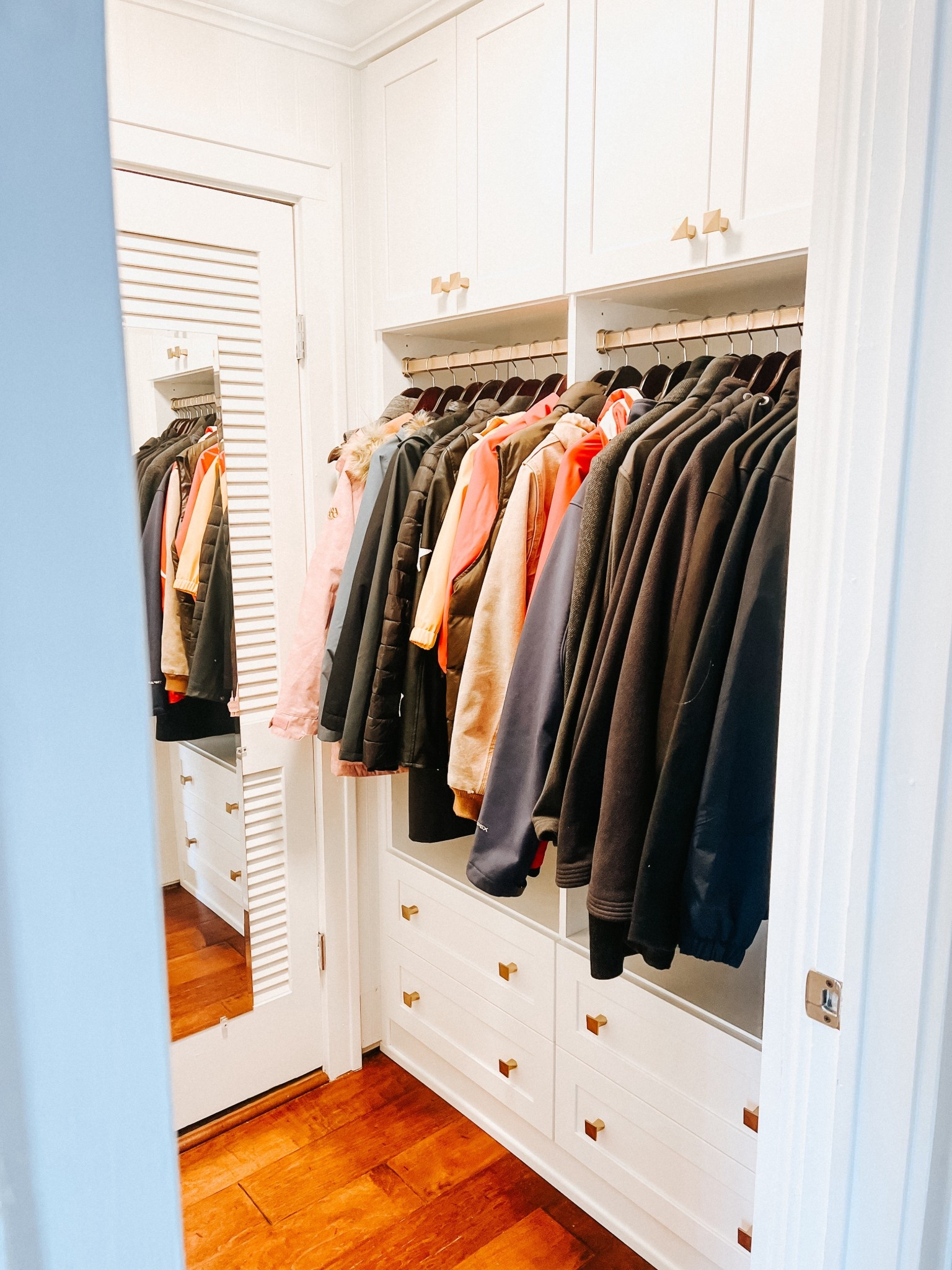 Less visual clutter, more calm. Because your home should greet you with peace, not piles.

#LTKHome