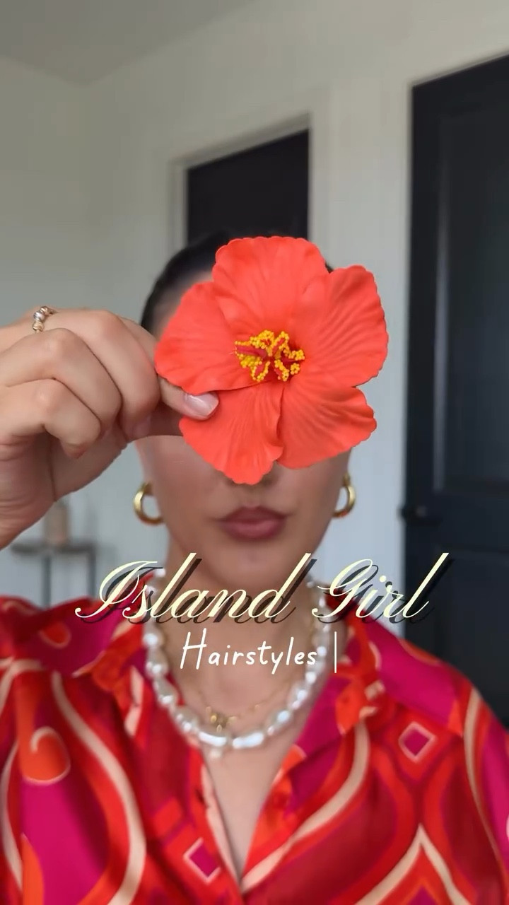 Island girl hair summer loading 🌺🏝️☀️ 
.
.
.
#summerhair #hairaccessories #amazonprime #hairstyle #ugc #ugccreator