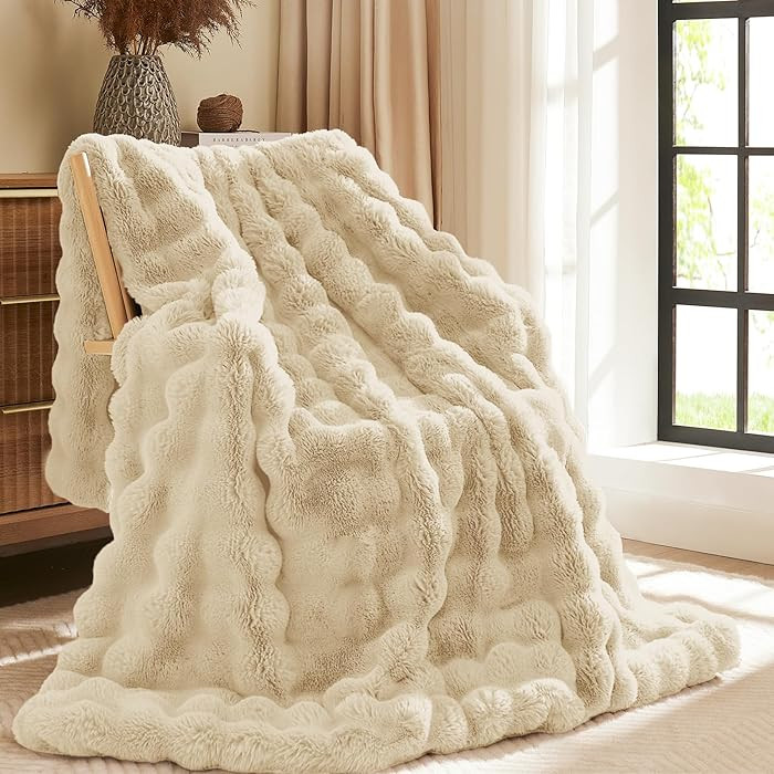 L'AGRATY Faux Rabbit Fur Blanket: 50" x 60" Luxury Soft Fluffy Thick Fur Throw Blanket for Couch ... | Amazon (US)