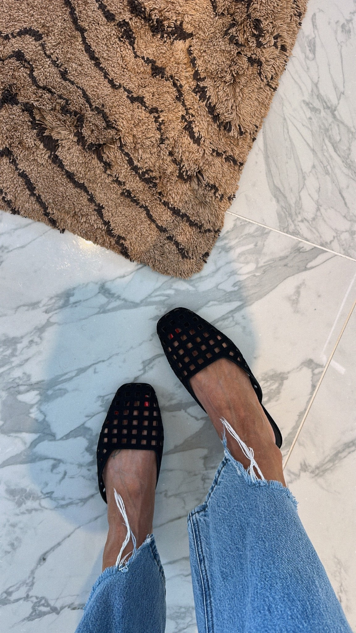 Loved them so much in brown… I snagged them in black 🔥🔥🔥