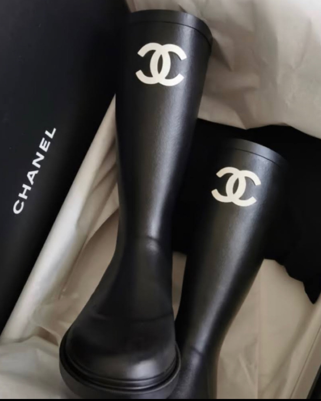 #chanel #ChanelRainBoots #RainBoots #ChanelShoes 

#LTKshoecrush #LTKFestival #LTKSeasonal
