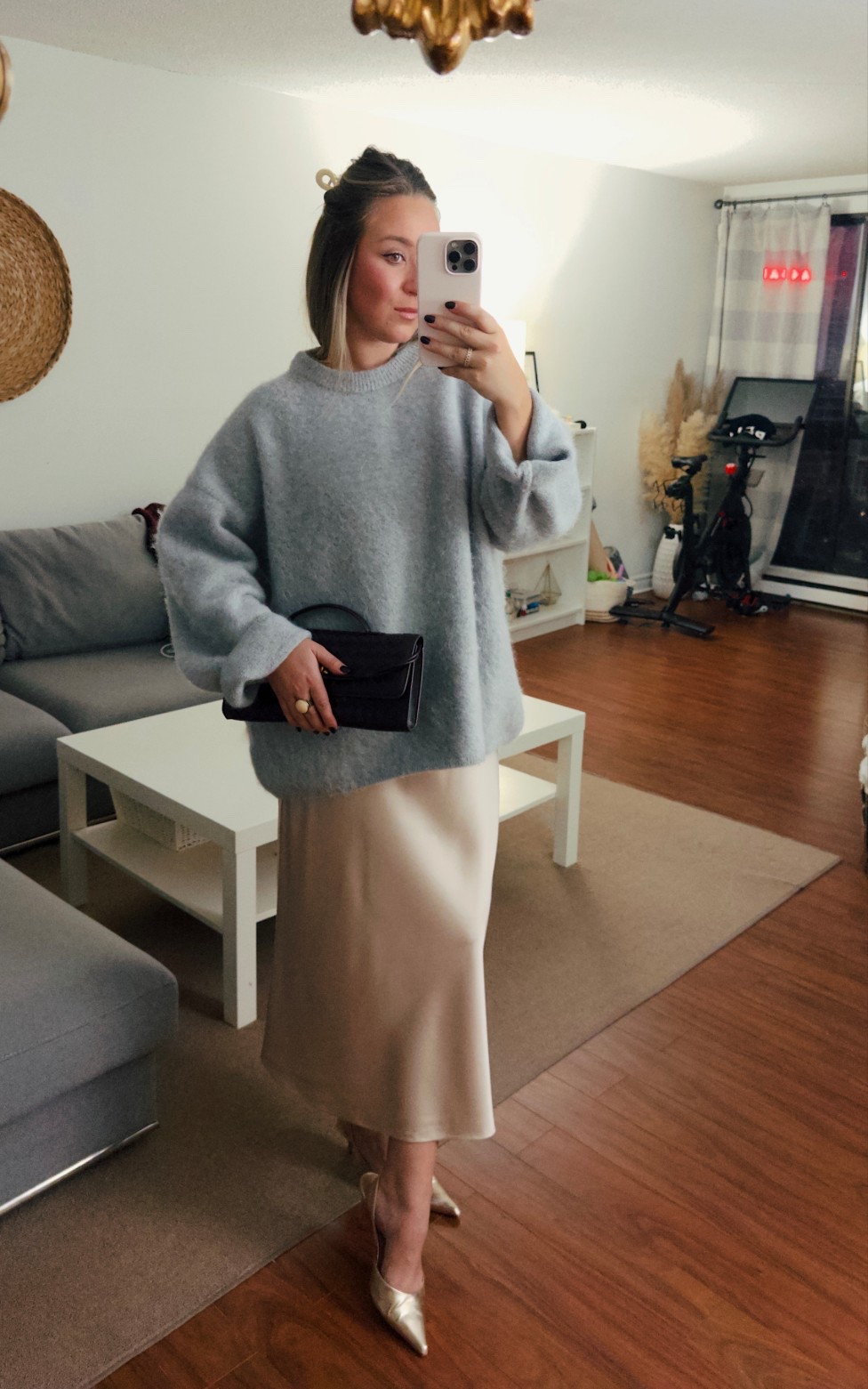 Fall nights in full swing 🍂🍸 #fallfashion #fallnights #gno #gnofashion #h&m #oversizedsweater #slipskirt 

Everything from H&M or Amazon 

#LTKstyletip #LTKpartywear #LTKworkwear