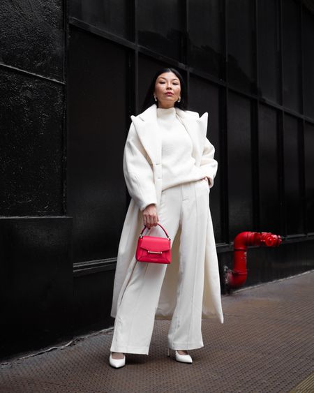 Pop of red 🥛🍓 
Coat @commense.official 🤍 Code suzannespiegoski_12 (Order over $49) 
Bag ♥️ @strathberry 
 
#strathberry #redbag #whitecoat #commense #effortlesschic #streetstyle #nycstreetstyle #ootdstyle



#LTKworkwear #LTKSeasonal #LTKover40