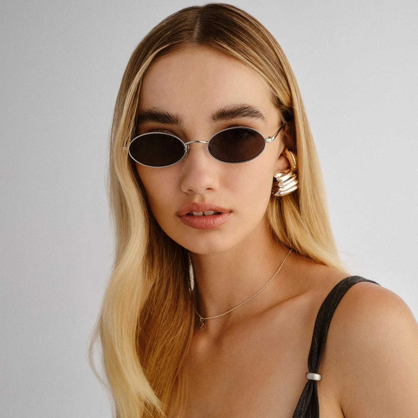 LOVE TRAIN | SILVER SMOKE MONO | Le Specs UK