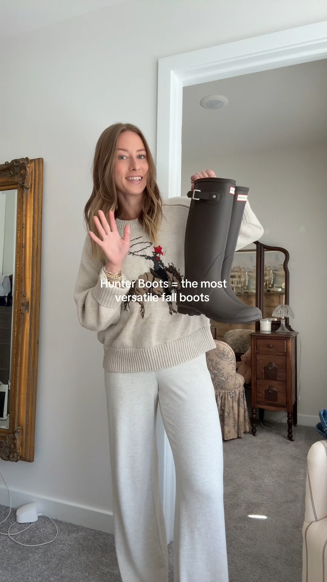 8/12/25 Styled my chocolate brown Hunter boots every which way I could think of to take them from summer to fall 🤎 Linking all of the outfits here so you can shop the full roundup — from cozy layers to transitional pieces that make the shift into fall so much easier
