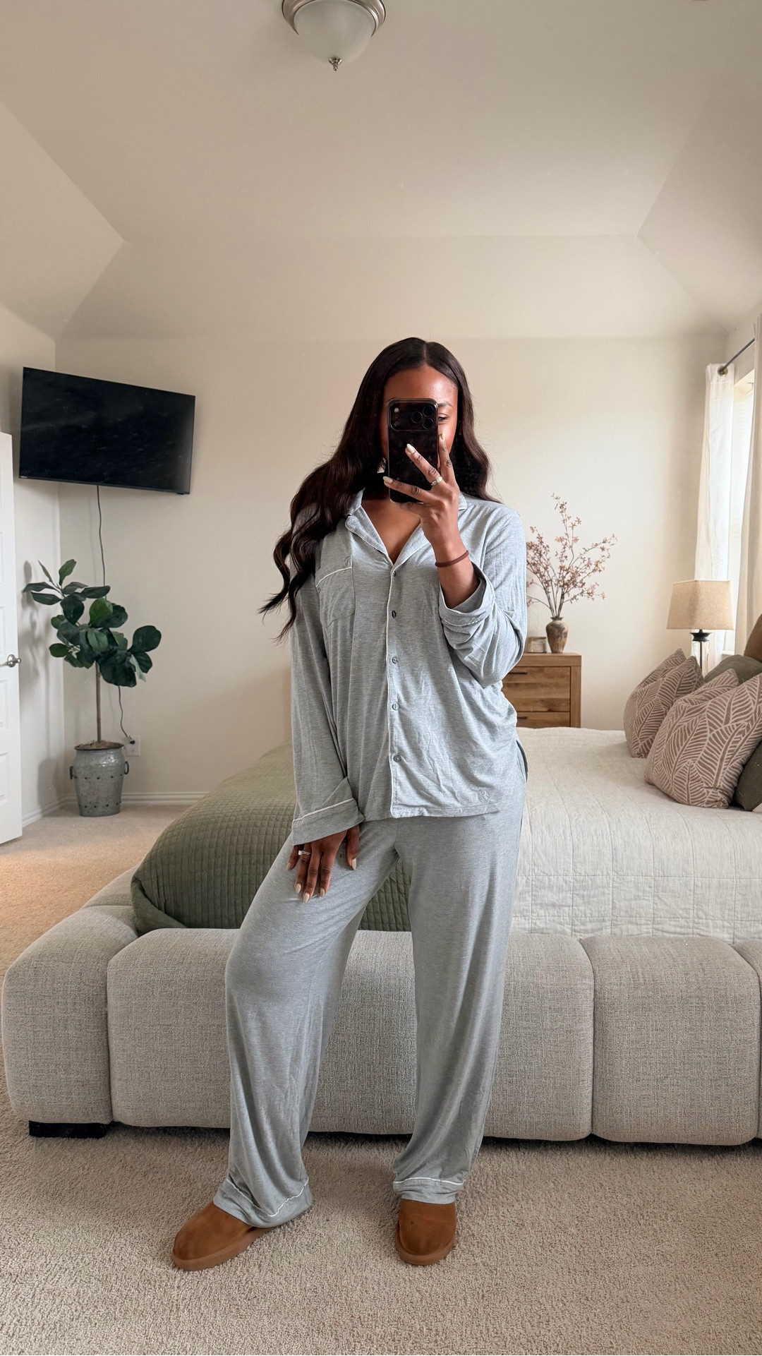 Monday reset🫶🏽 still loving my Jammie’s from Victoria’s Secret. Ordered size medium 

#LTKHome #LTKdayinmylife #LTKmomlife