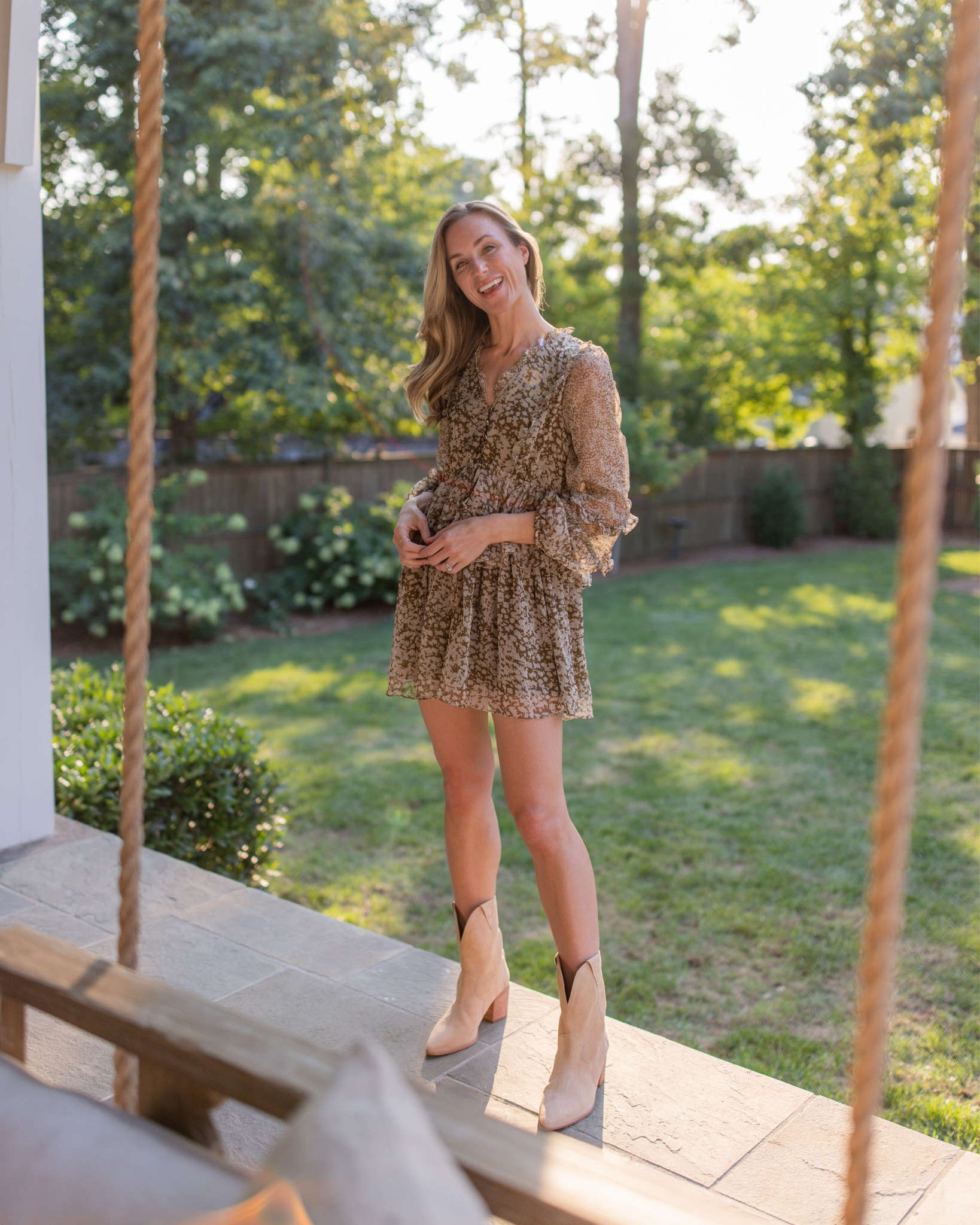 This early fall outfit is up to 25% off at the Shopbop Fall Sale! My dress is nearly sold out, so I also linked similar fall mini dress options under $200. Boots and dress fit true to size.

Tags: Floral fall dress, fall mini dress, western boots, cowgirl boots, shopbop dress, Shopbop Sale Picks, Shopbop Sale


#LTKSeasonal #LTKsalealert