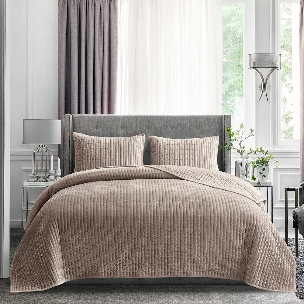 SHALALA Velvet Quilt King Size,Striped Bedding Set,Lightweight Velvet Comforter,Luxurious Suede B... | Amazon (US)