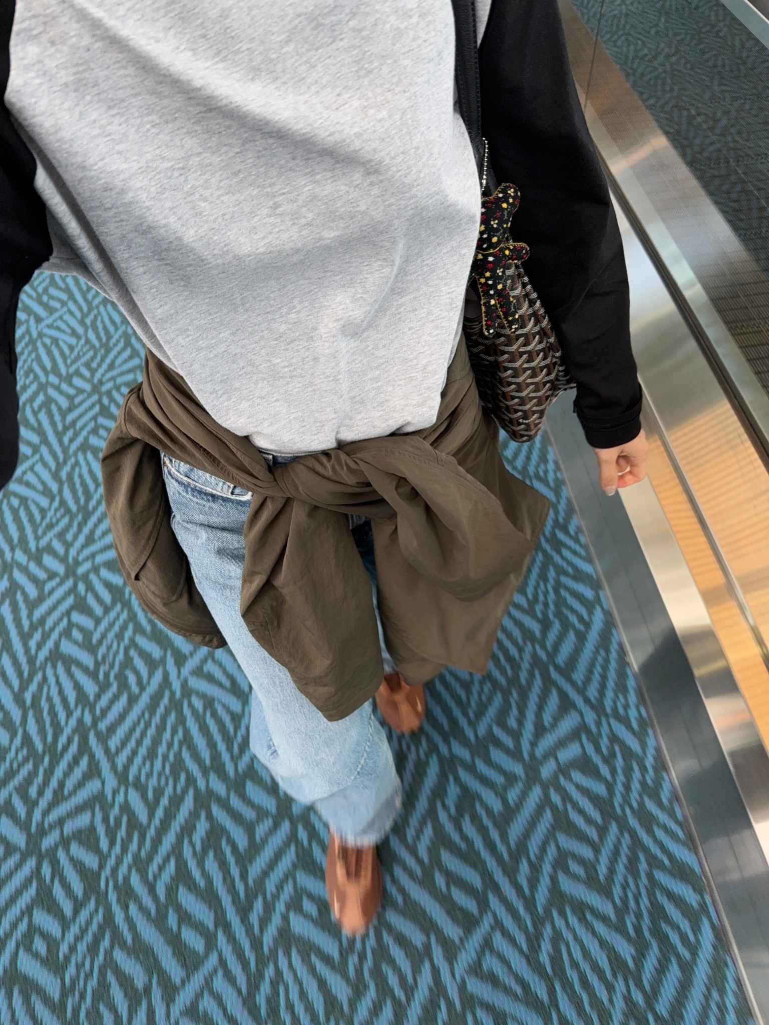 Top: runs large. Sized down to xxs
Jeans: highly recommended. Runs large. Sized down one size 
Jacket: I sized up to a 6. Highly recommended 
Sneakers: tts

#LTKpetite #LTKcanada