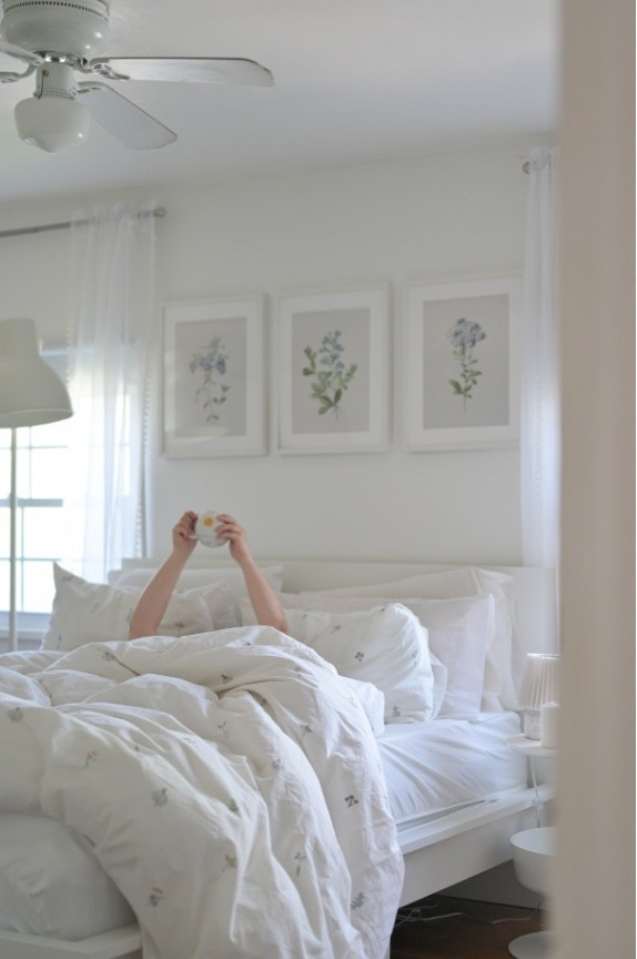Last of the Summer Bedding ☁️🌤️

Enjoying the last little bit of summer with our favorite light and floral bedding before I start bringing out the cozy fall layers. 🤍

#SummerBedding #SummerBedroom #BedroomDecor #CozyBedroom #SummerHome #BedroomInspiration #HomeDecor #CozyHome #SeasonalHome #FallTransition

#LTKHome