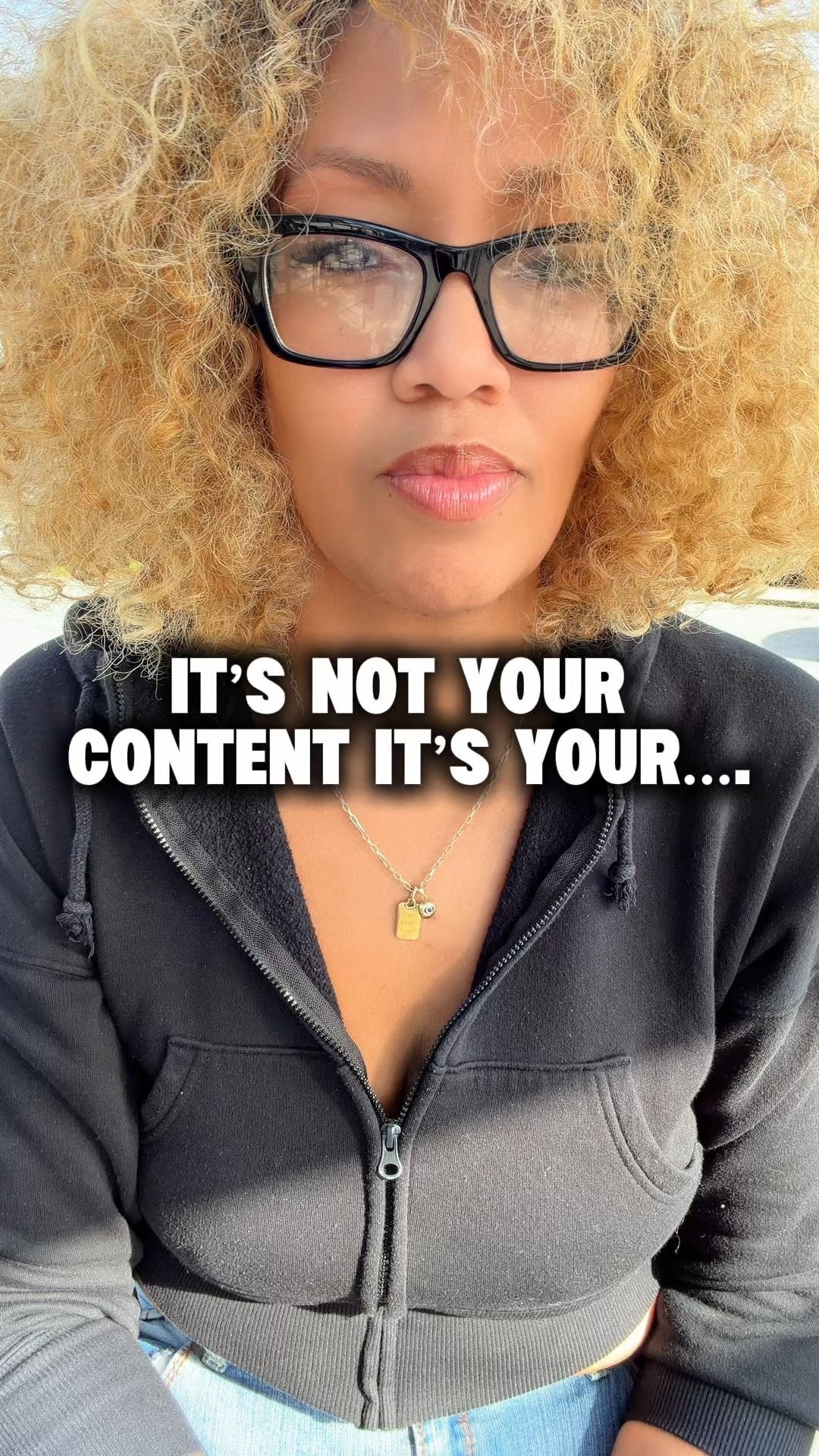 If you’ve ever re-recorded a video because your audio was trash… this is your sign.

These SmallRig wireless lavalier microphones are what I use when I need my sound to be clean, soft, and expensive — whether I’m filming travel vlogs, work-from-anywhere reels, hotel tours, or voiceovers.

They are plug-and-play, super lightweight, and connect directly to:
• Your iPhone or Android phone
• Your Extra Muse camera
• Laptops, tablets, and most creator cameras

No apps. No complicated setup. Just clip it on and record.

Perfect for:
	•	Travel vloggers
	•	Content creators
	•	Reels & TikTok videos
	•	YouTube voiceovers
	•	Hotel tours
	•	Work-from-anywhere creators
	•	Solo creators who film themselves

If you film in cafés, airports, hotels, cruises, or outside — these mics keep your voice crisp and clear even in noisy environments.

This is one of those small upgrades that makes your content look and sound professional instantly.

Reply SMALL and I’ll send you the link.

#SmallRig #WirelessLavalier #ContentCreatorTools #TravelVlogging #LTKFinds