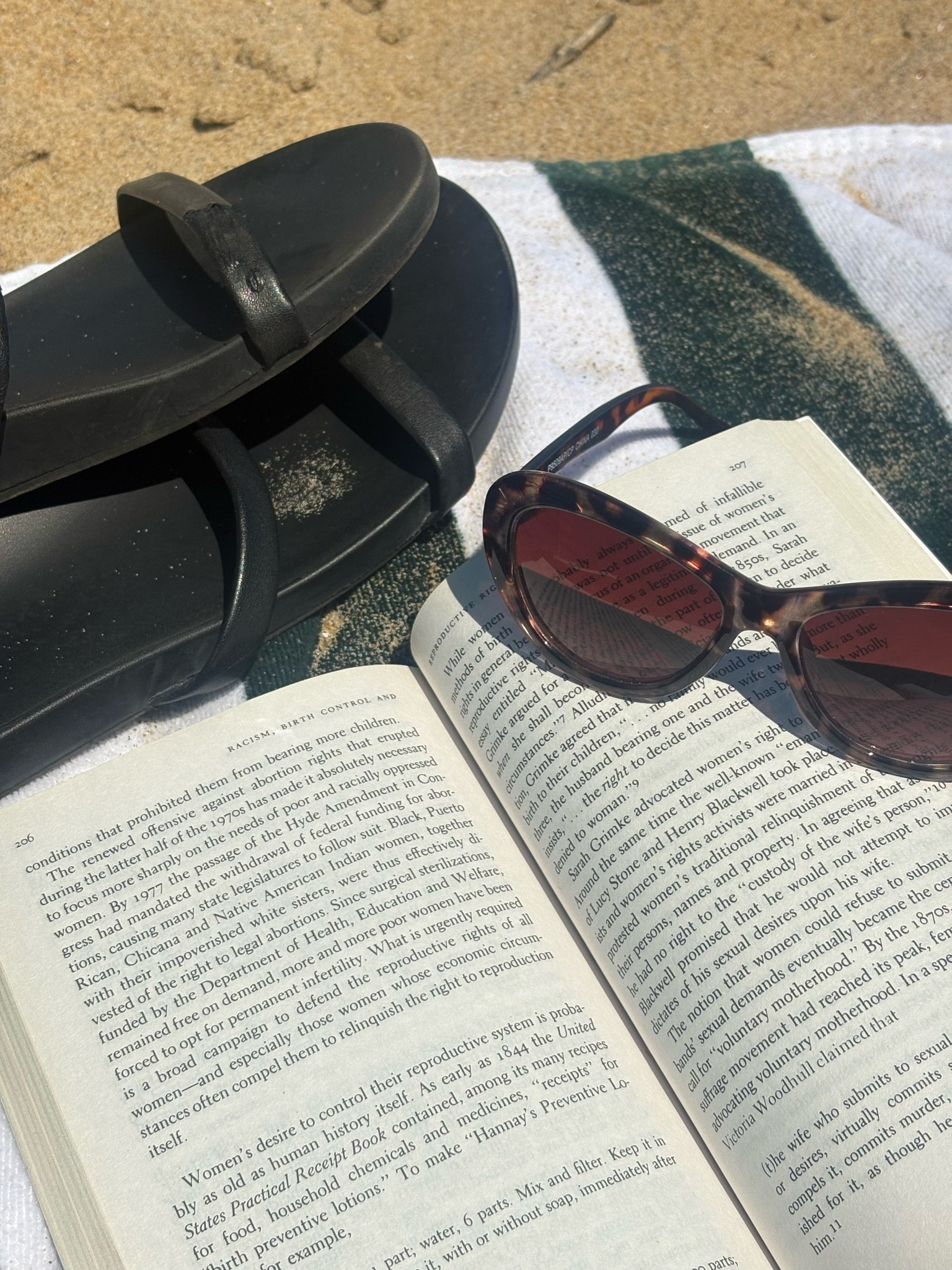 ☀️ 📖 🕶️

#LTKSeasonal