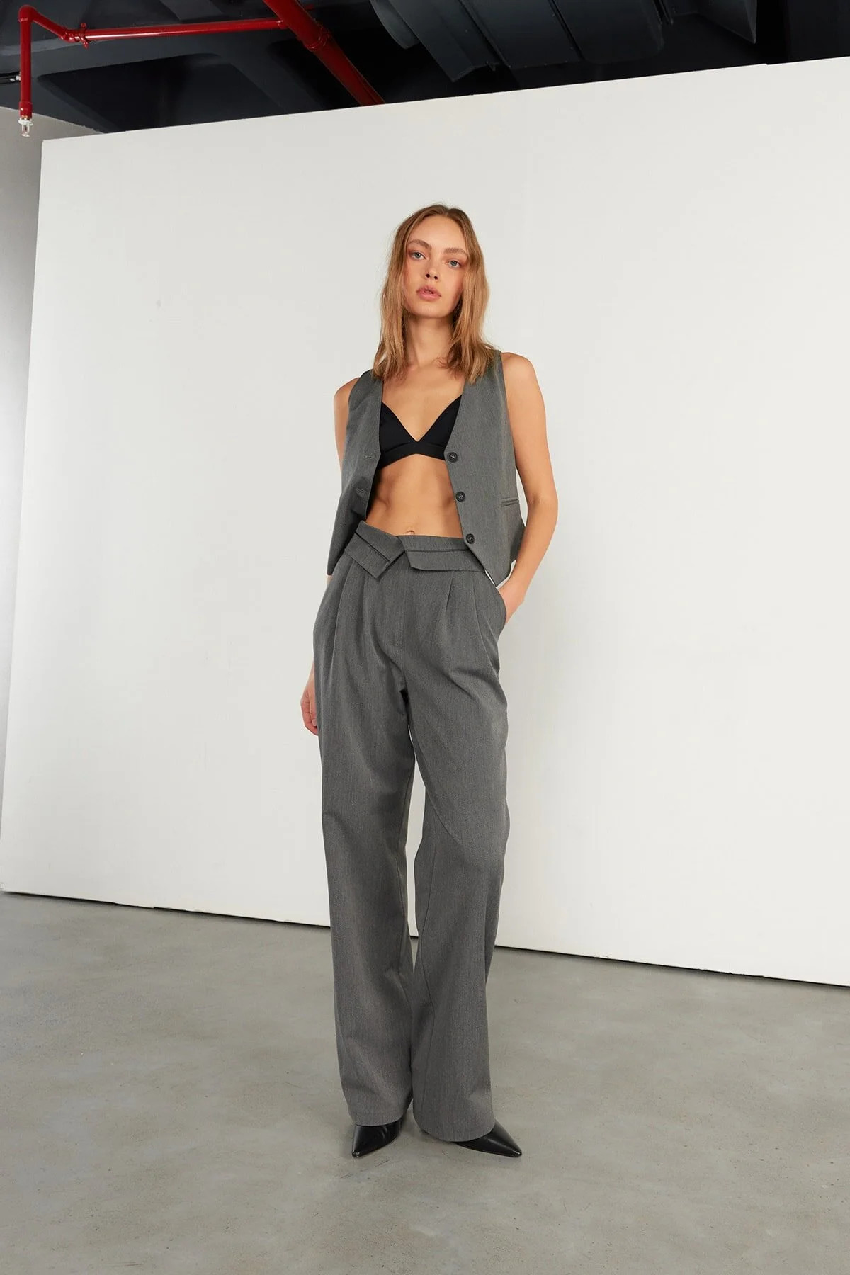 VATKALI Hose - Grau - Wide Leg Fast ausverkauft | Trendyol DE