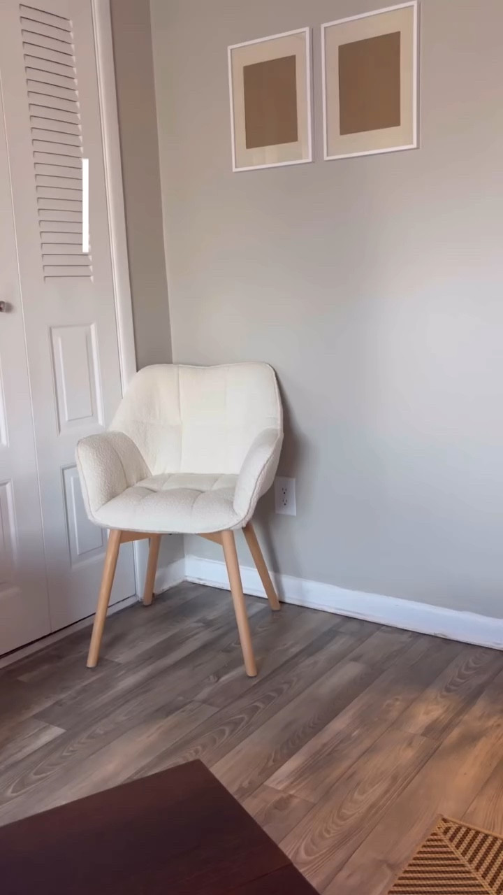 My new side table is from @burrow 

It is super easy to assemble and has a space to store items and make your space look more organized. I love it🤩

 #myburrow #burrowroomies #burrow #sidetables #coffeetable
