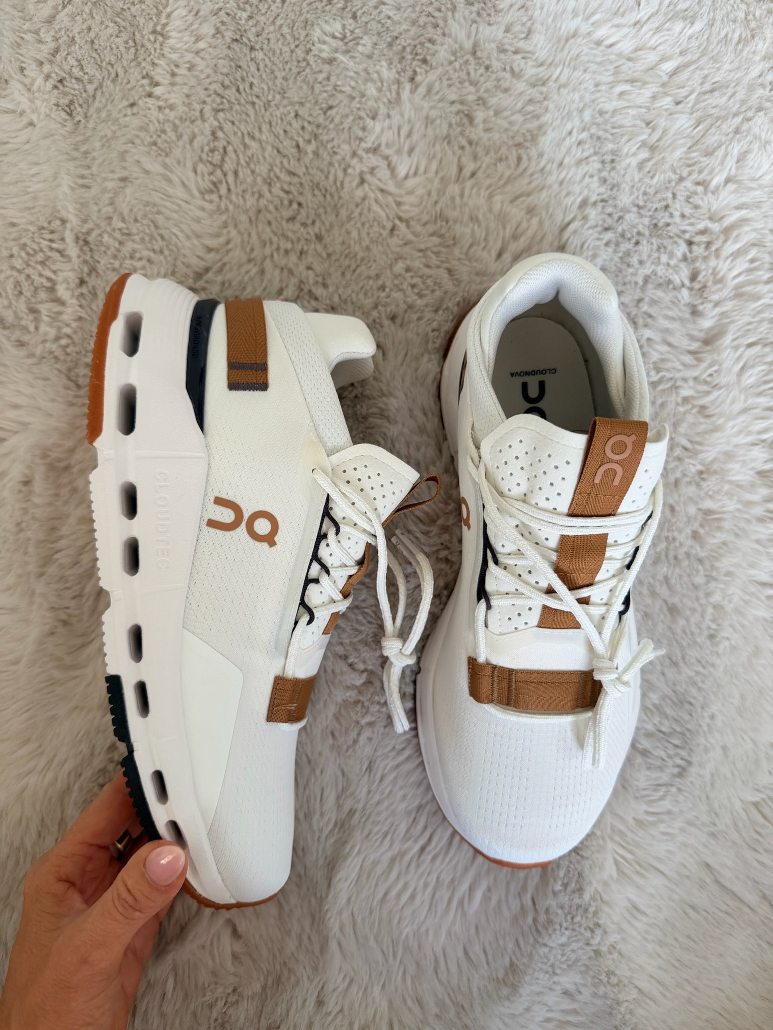 My favorite travel sneakers 🩷

#LTKdayinmylife #LTKgrwm #LTKootd