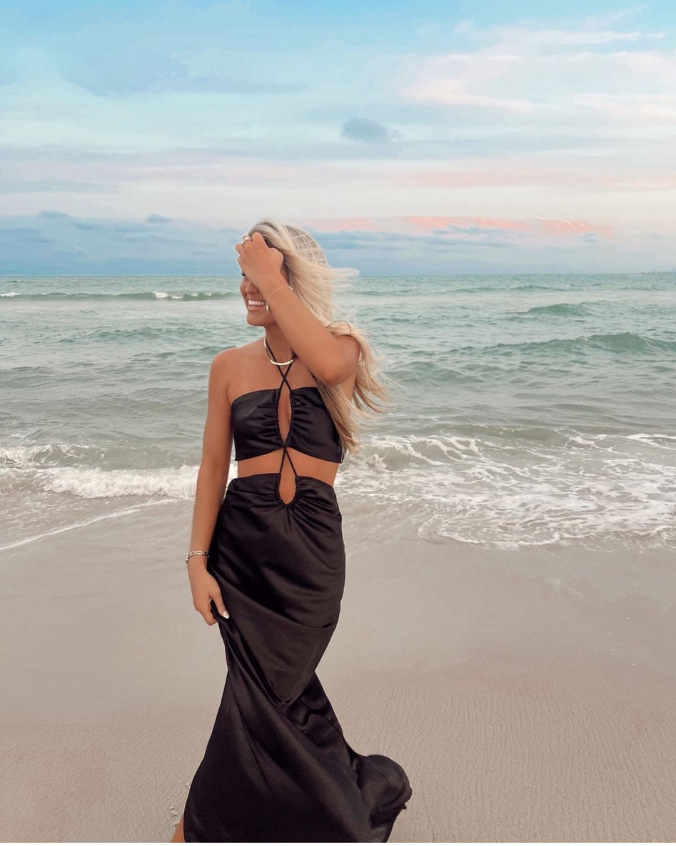 beachy classy little look 🖤👼🏼🌅 the dress is everything 

#LTKstyletip