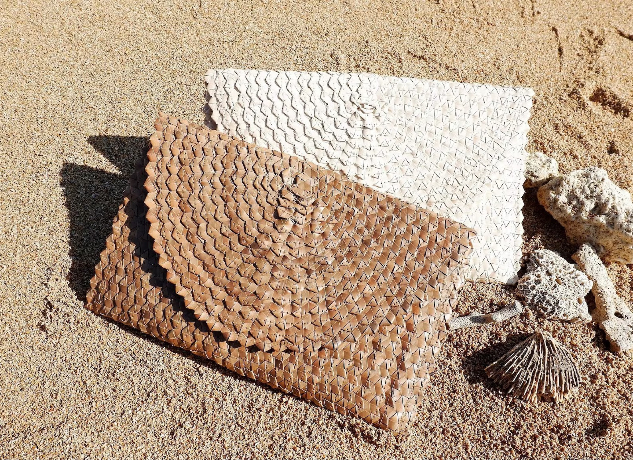 Handmade Rattan Bag 🤍🤎
•
Beige and white rattan bags for Summer


#LTKsummer #LTKstyletip #LTKbag