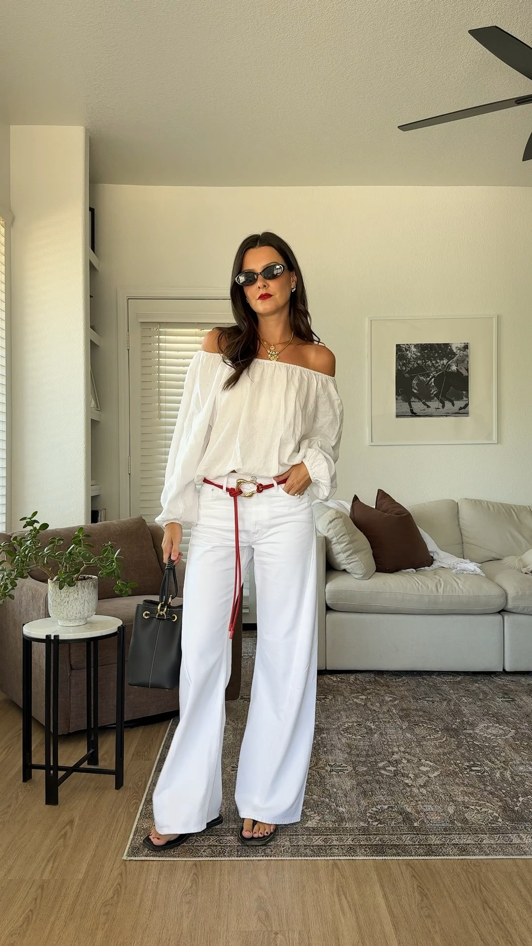 I am 5’7 wearing small in the top and true size 25 in the jeans (could’ve sized down to a 24 for more of a snug fit). Lipstick is the color “Russian Red”